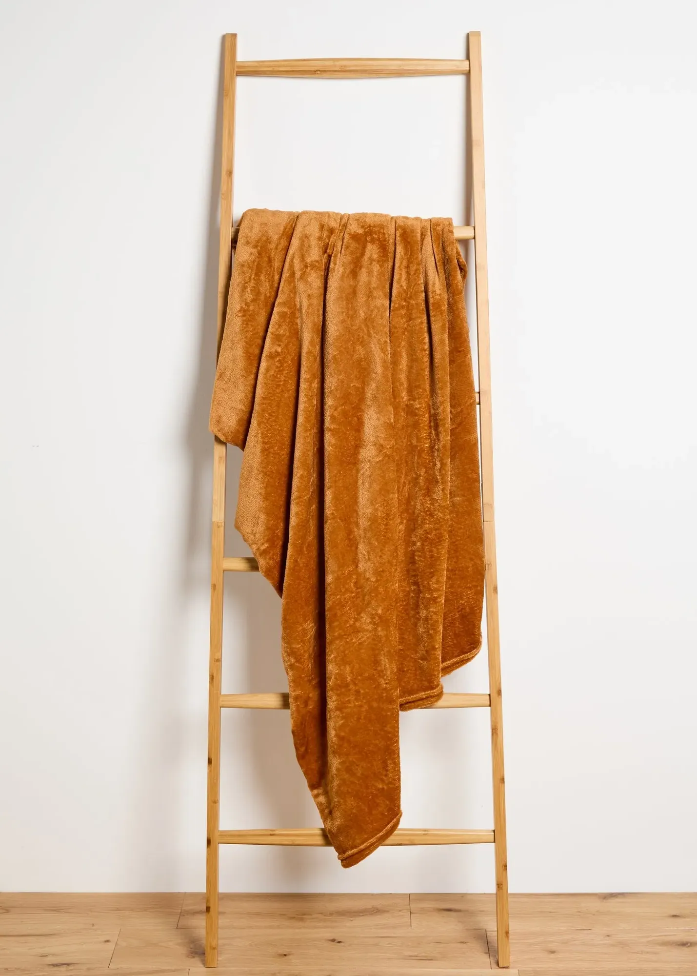 Fleece Throw - Brown, Polyester product