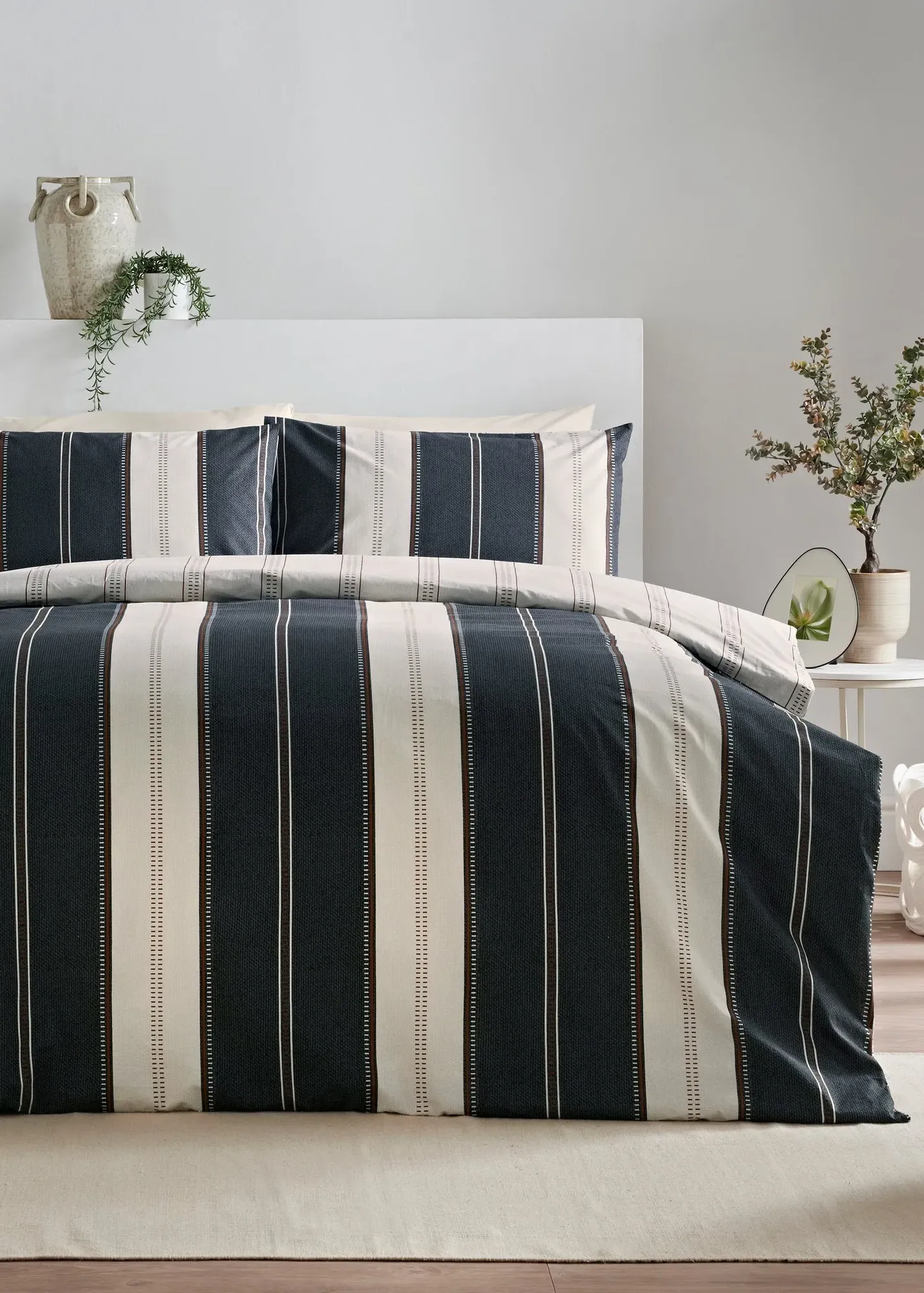 Monochrome Stripe Single Duvet Set - Black, White product