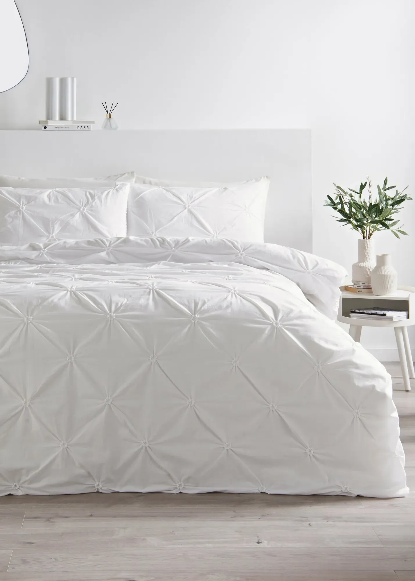 Pinch Pleat Double Duvet Set - White, Cotton product