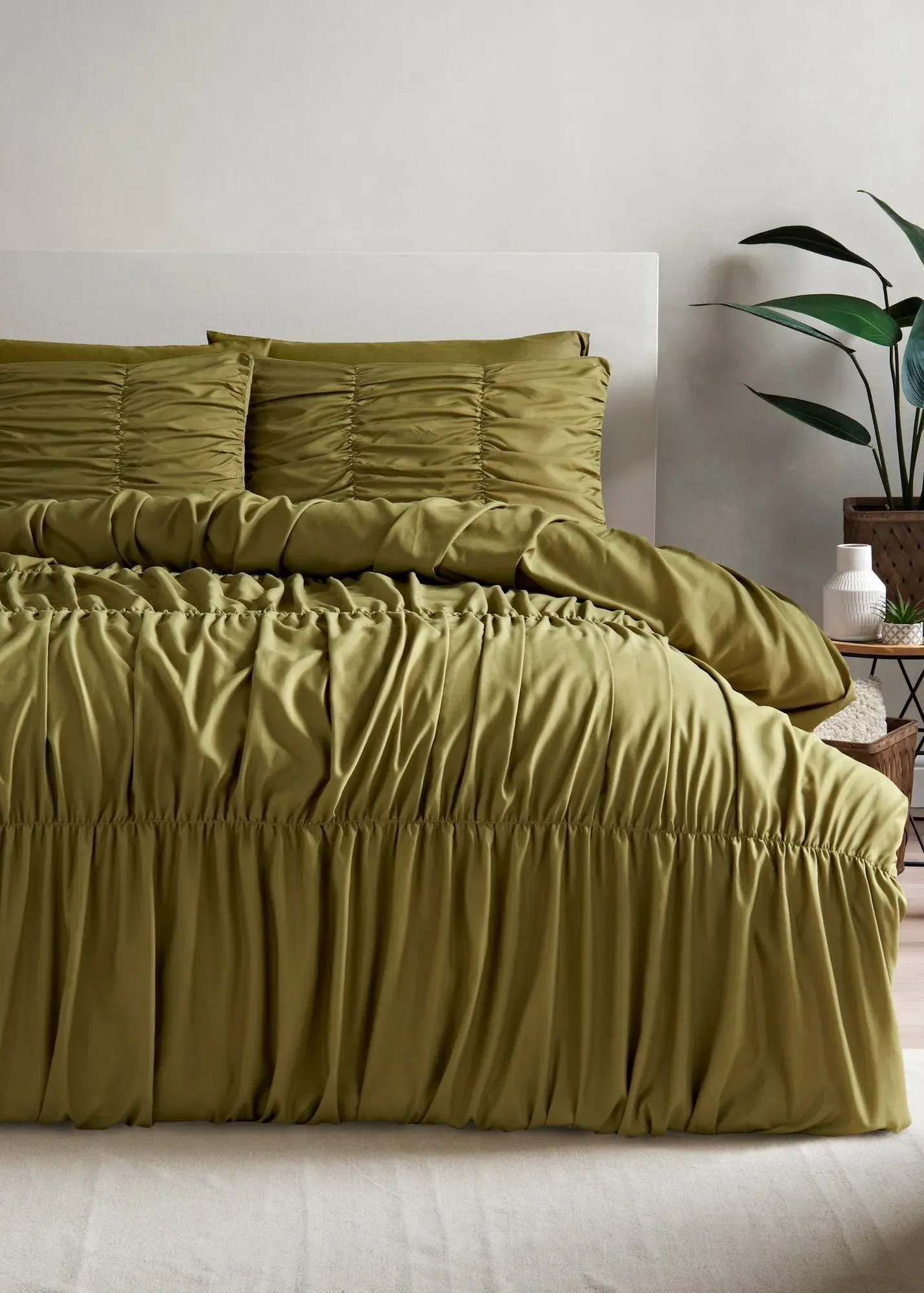 Ruched King Size Duvet Set - Green, Polyester product
