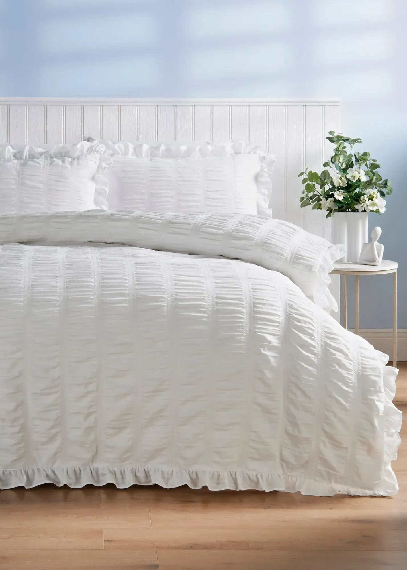 Seersucker Frill Duvet Set Double - White product