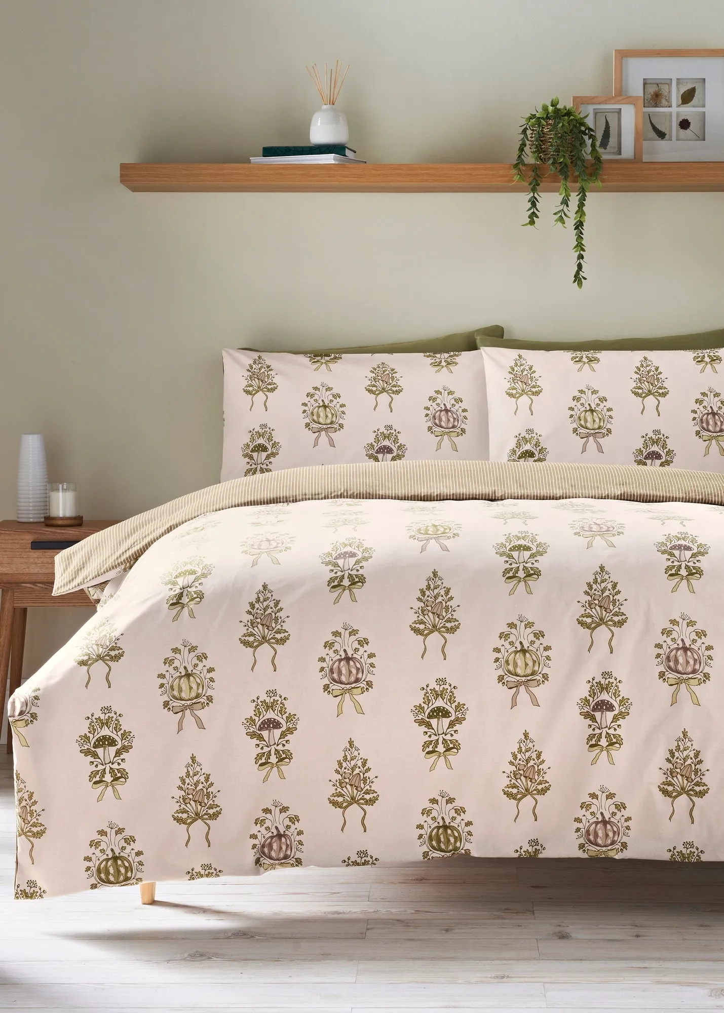 Single Pumpkin Printed Duvet Set - Green product