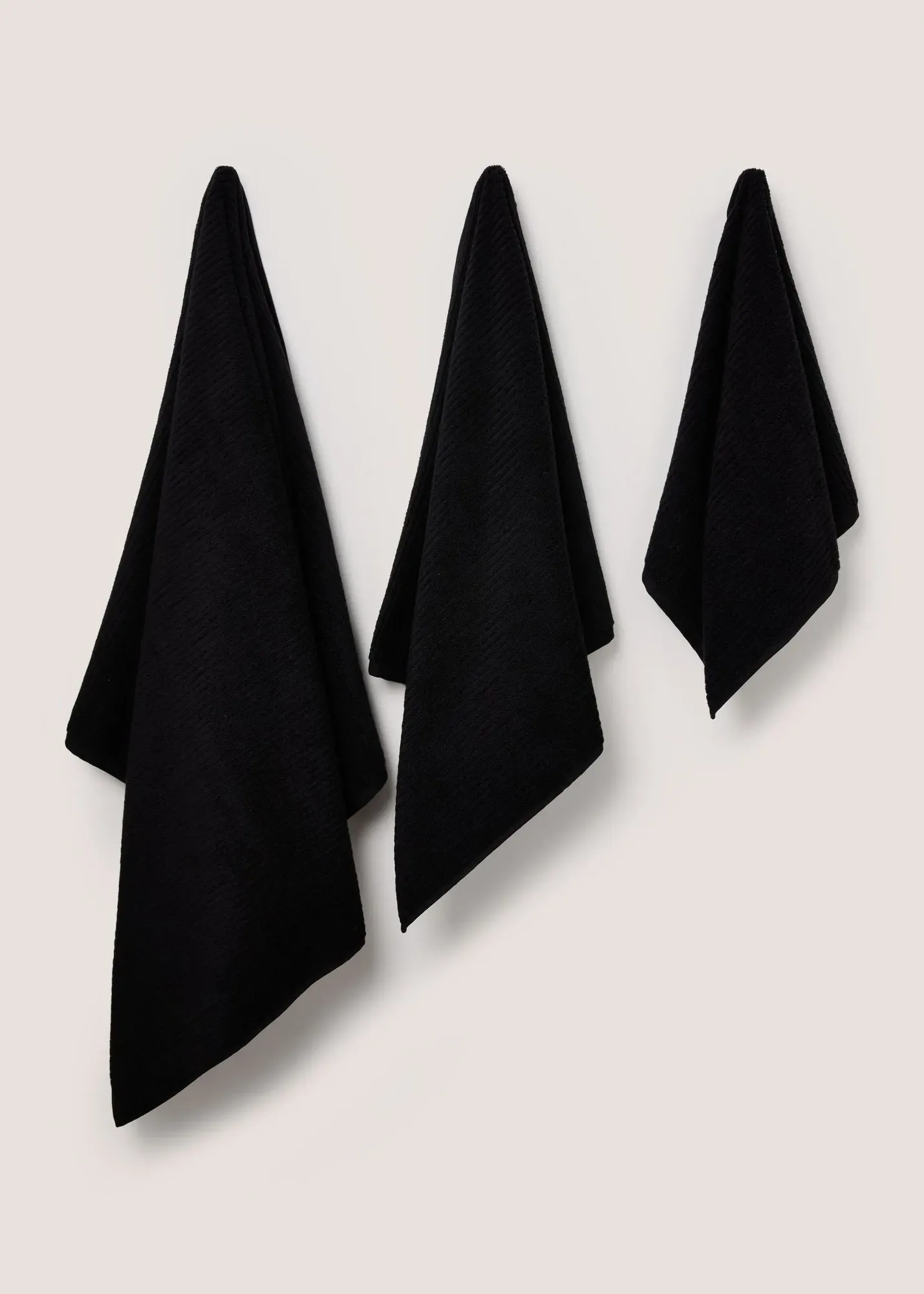Skinny Rib Hand Towel - Black, Cotton product