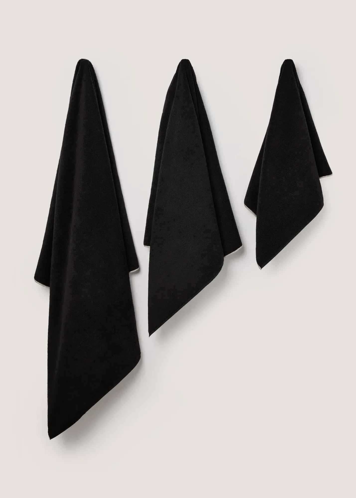 Statement Border Hand Towel - Black product