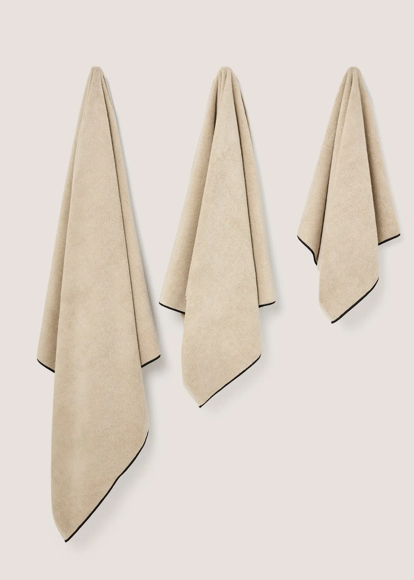 Statement Border Hand Towel - Cream product