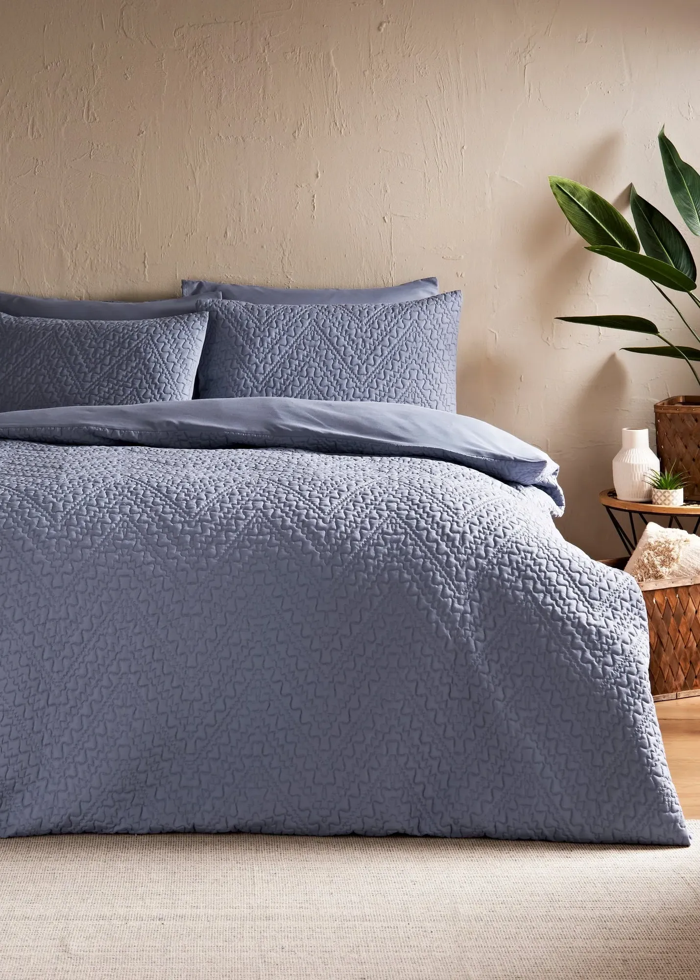 Zigzag Quilted Double Duvet Set - Blue, Polyester product