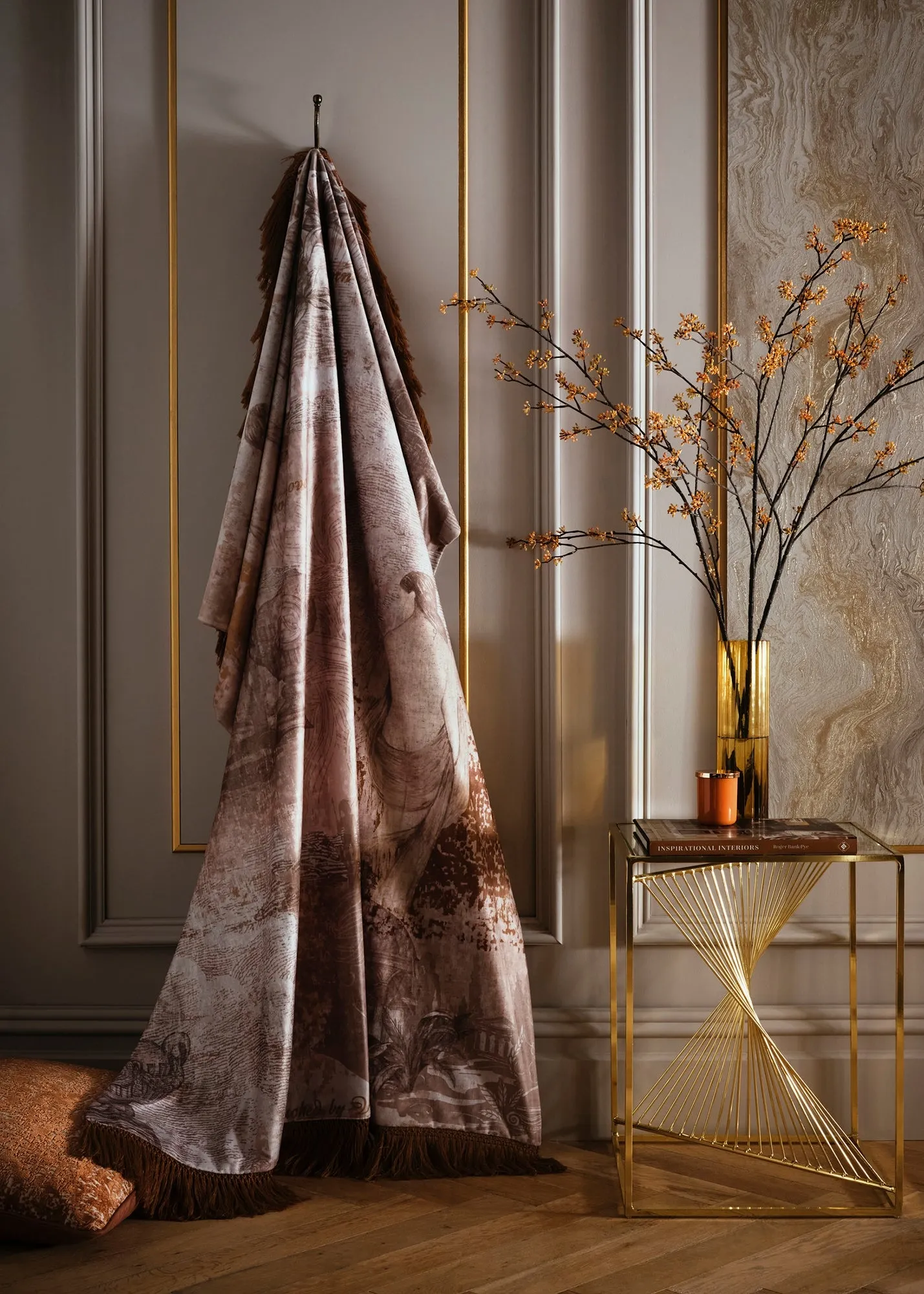 Venus Primavera Velvet Throw - Natural, Polyester product