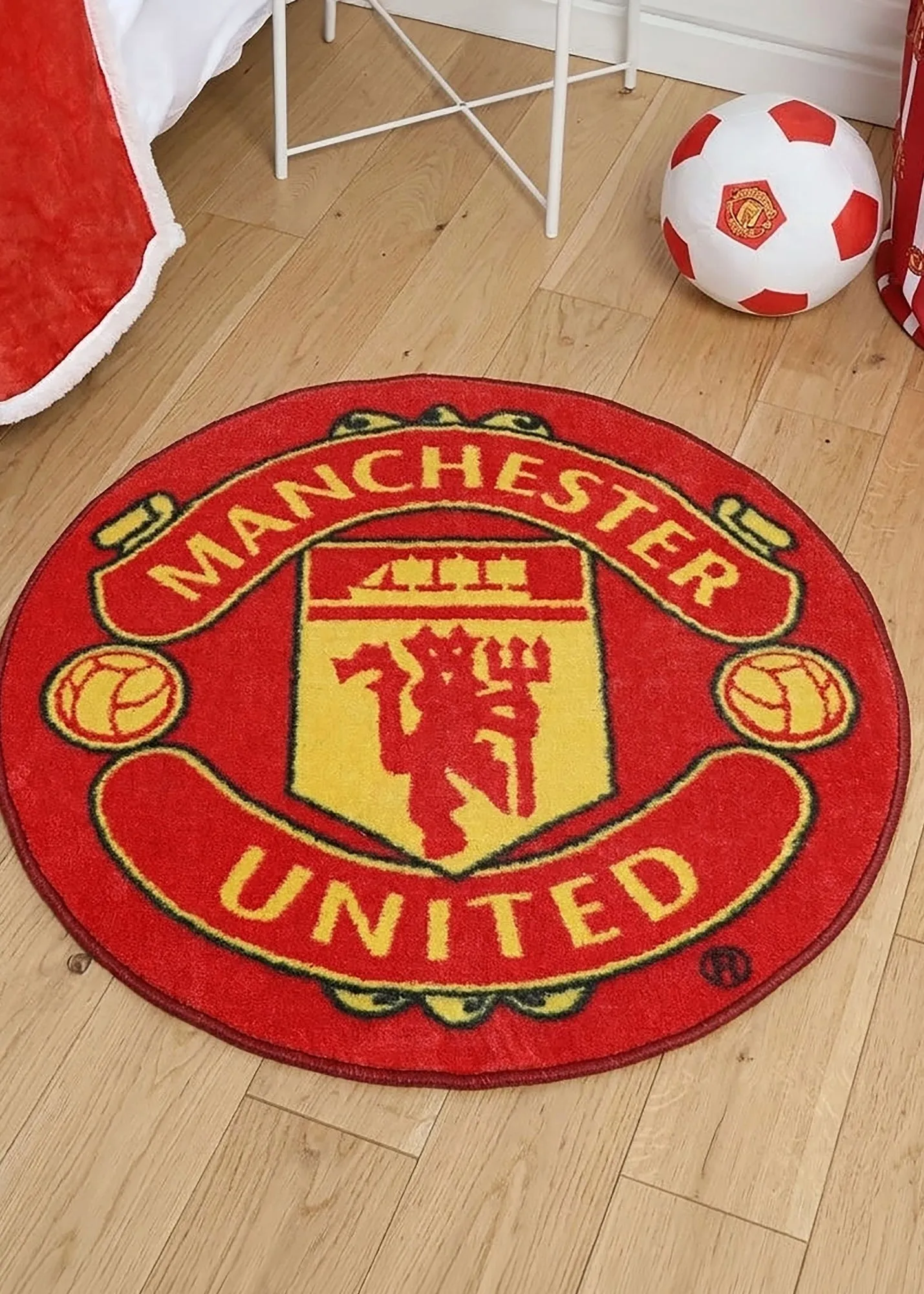 United Crest Round Rug - Red, Polyester product