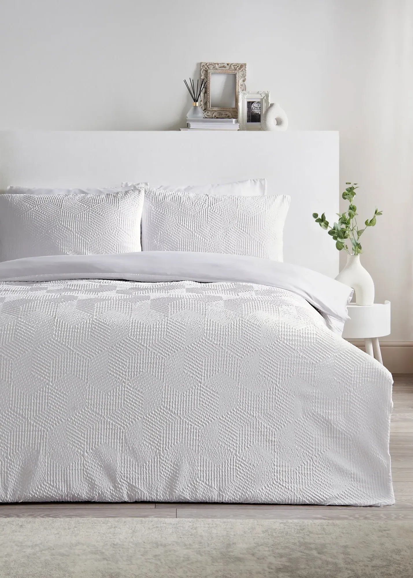 Geometric Textured Double Duvet Set - White, Polyester product
