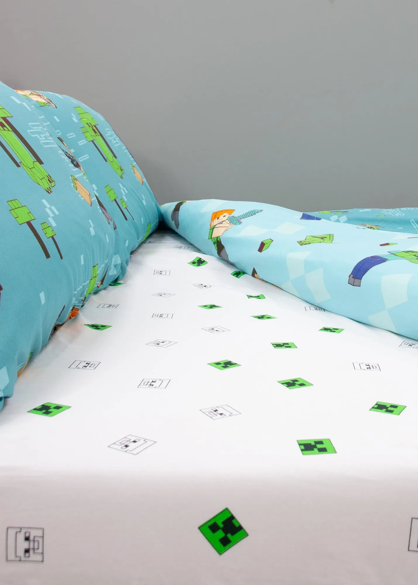 Minecraft Grids Double Fitted Sheet - White, Polycotton product