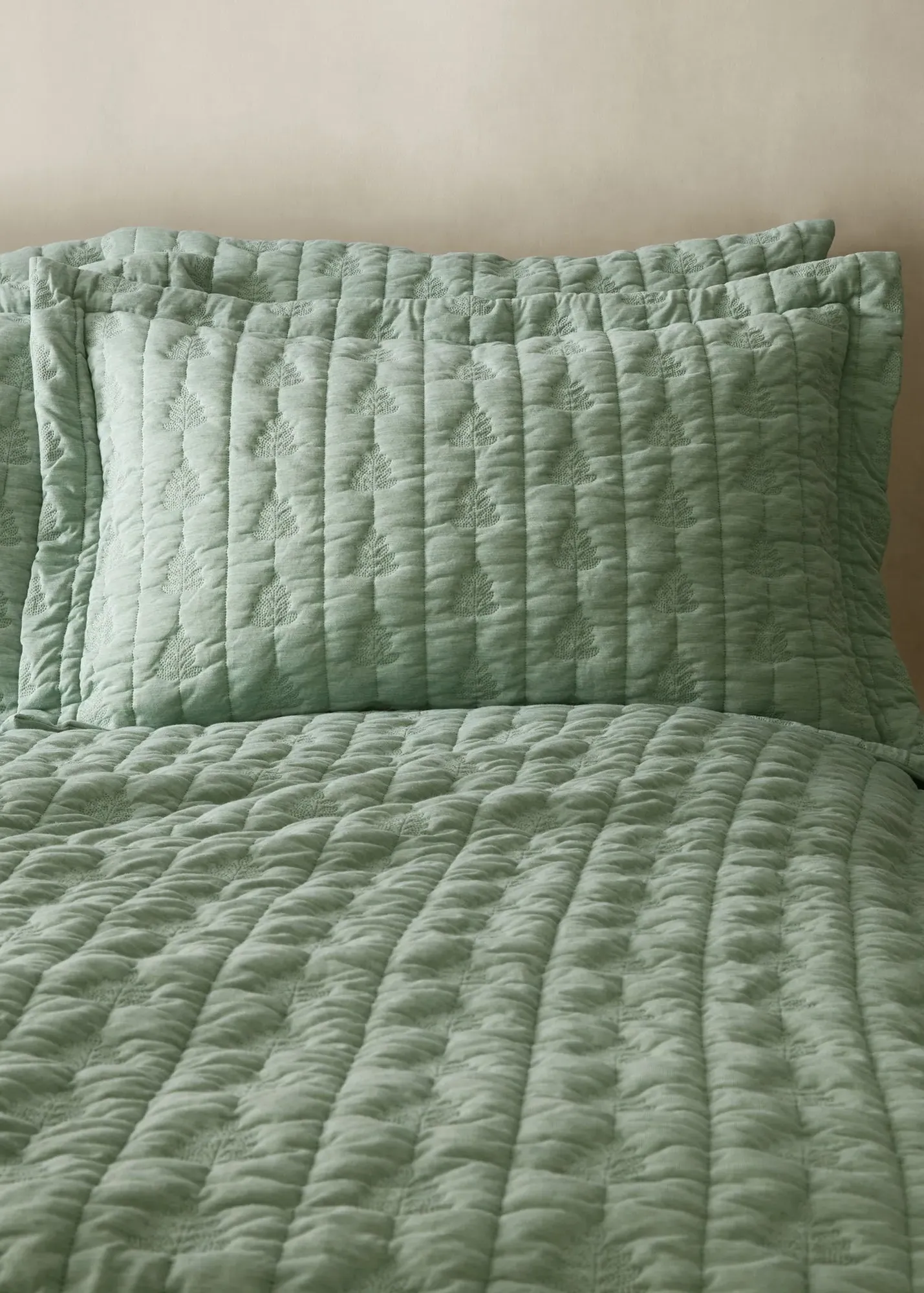 Tamba Leaf Pinsonic Quilted Oxford Pillowcase Pair - Green product