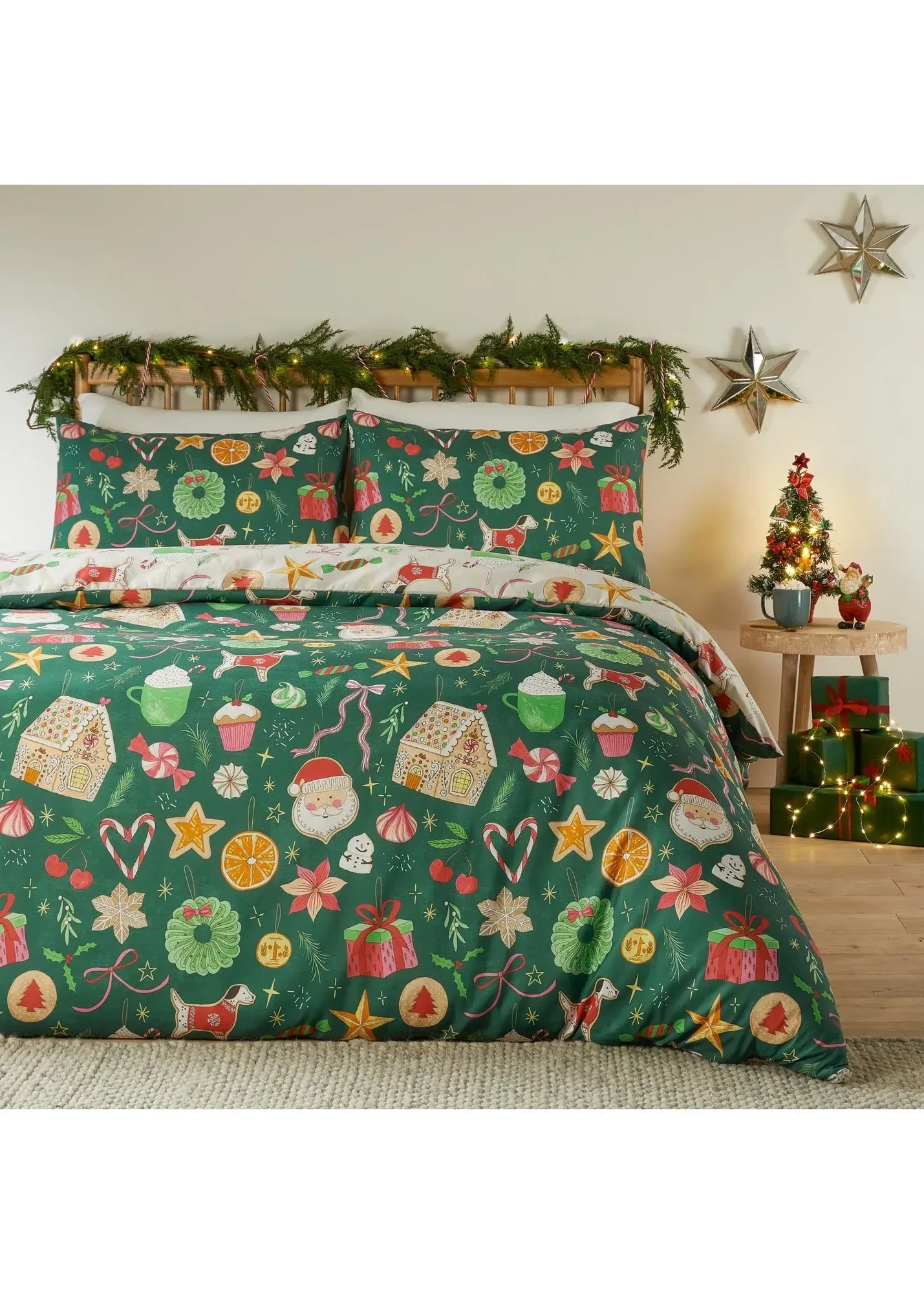 Festive Treats Super King Duvet Set - Green product