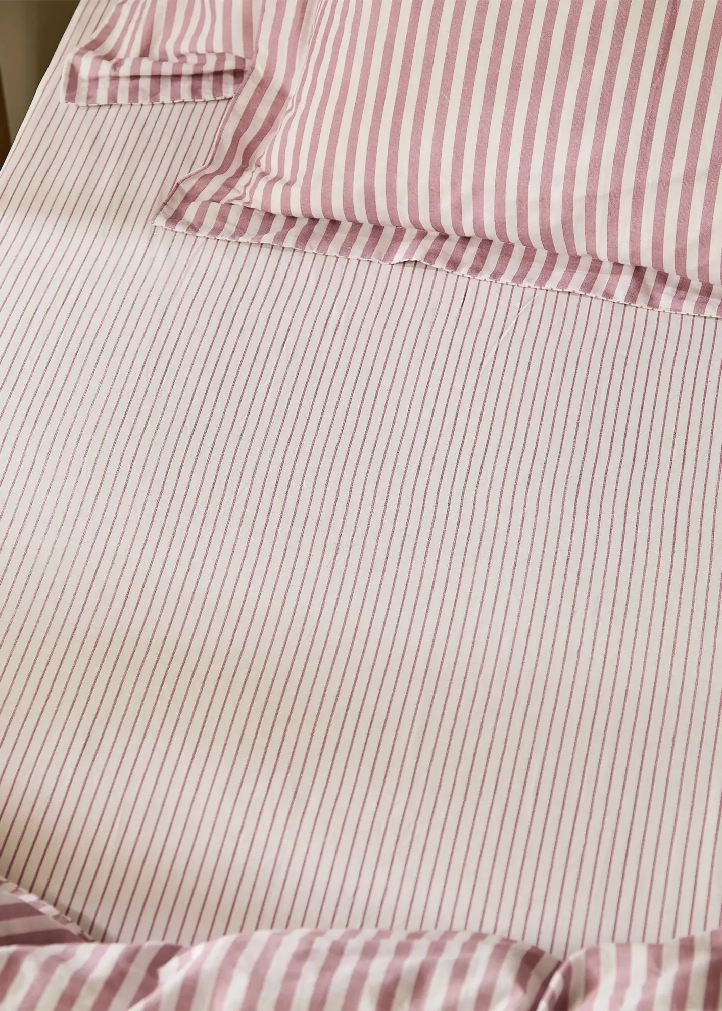 Hebden Double Fitted Sheet Narrow Stripe - Pink, Cotton product