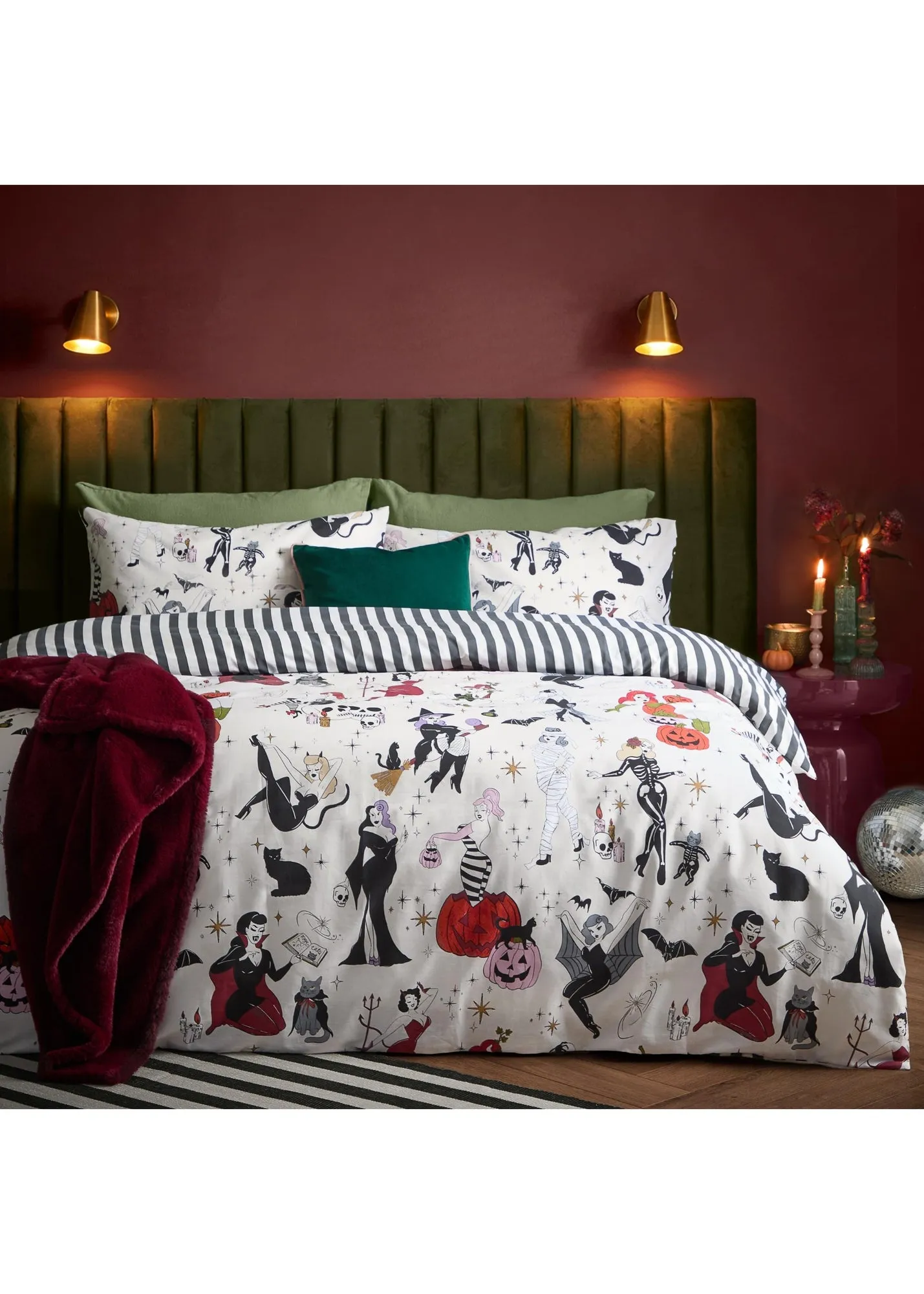 Trick or Treat Single Reversible Duvet Set - White product
