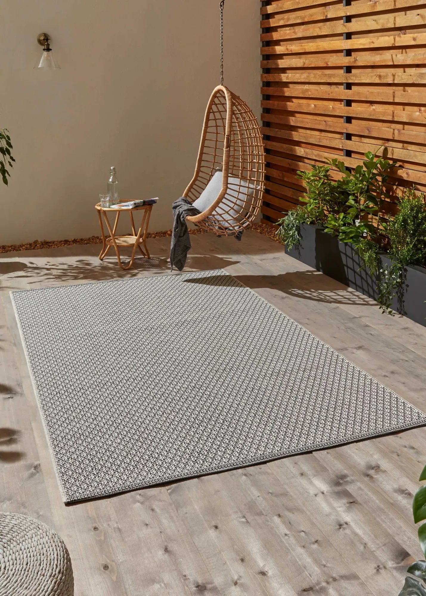 Stitch 9683 Rug - White product
