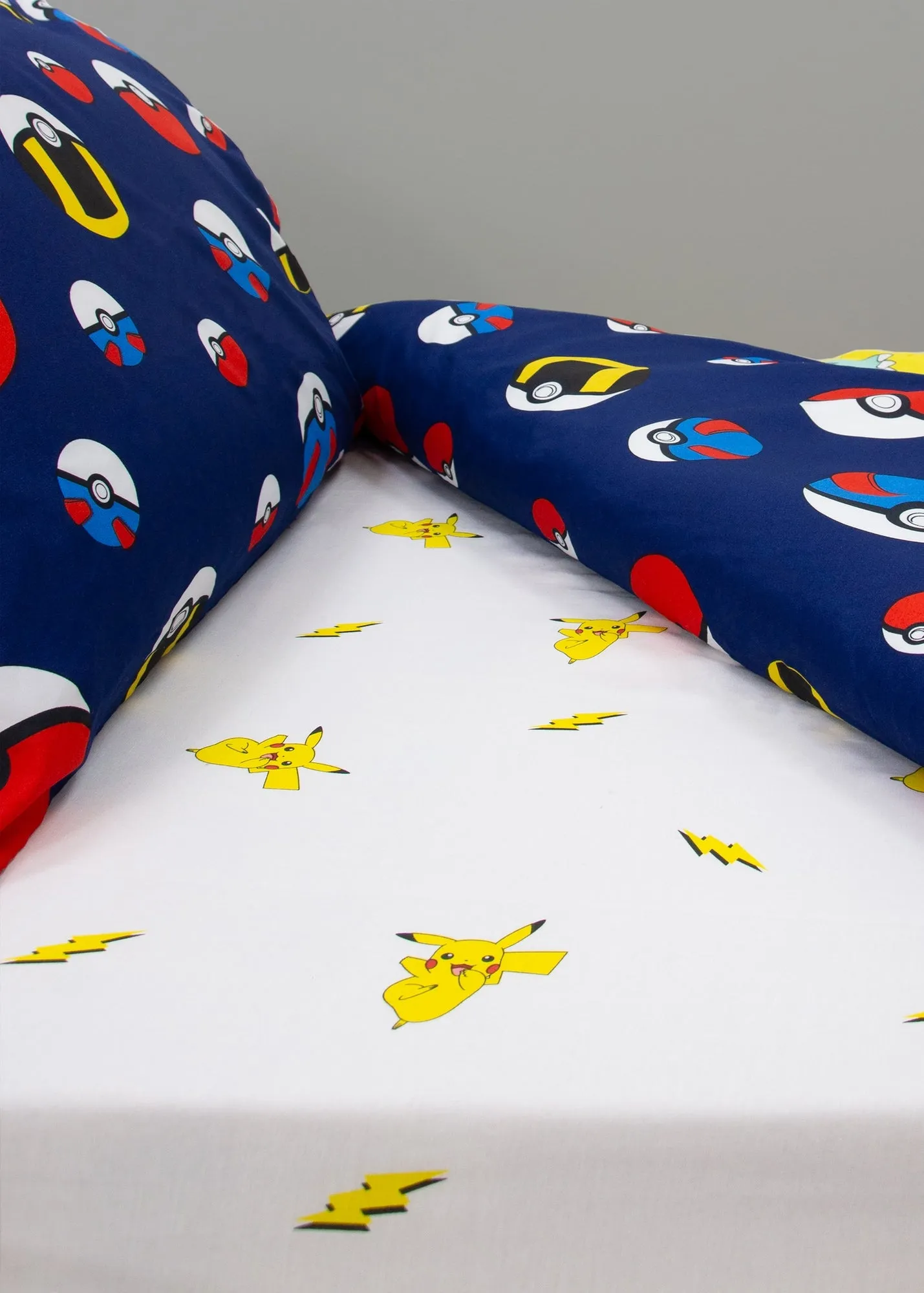 Shot Pikachu Single Fitted Sheet - White, Polycotton product