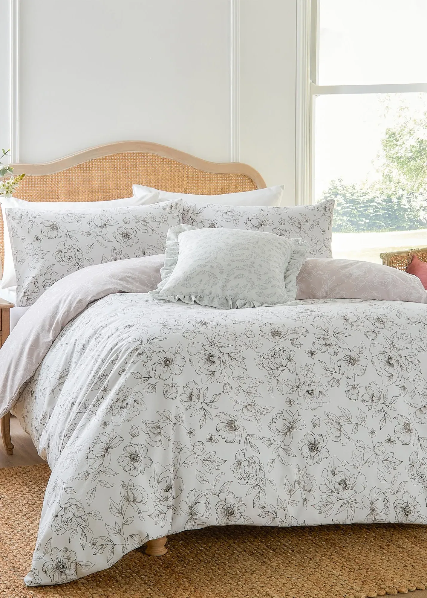 Bella Reversible Floral Single Duvet Set - Brown, Cotton Blend product