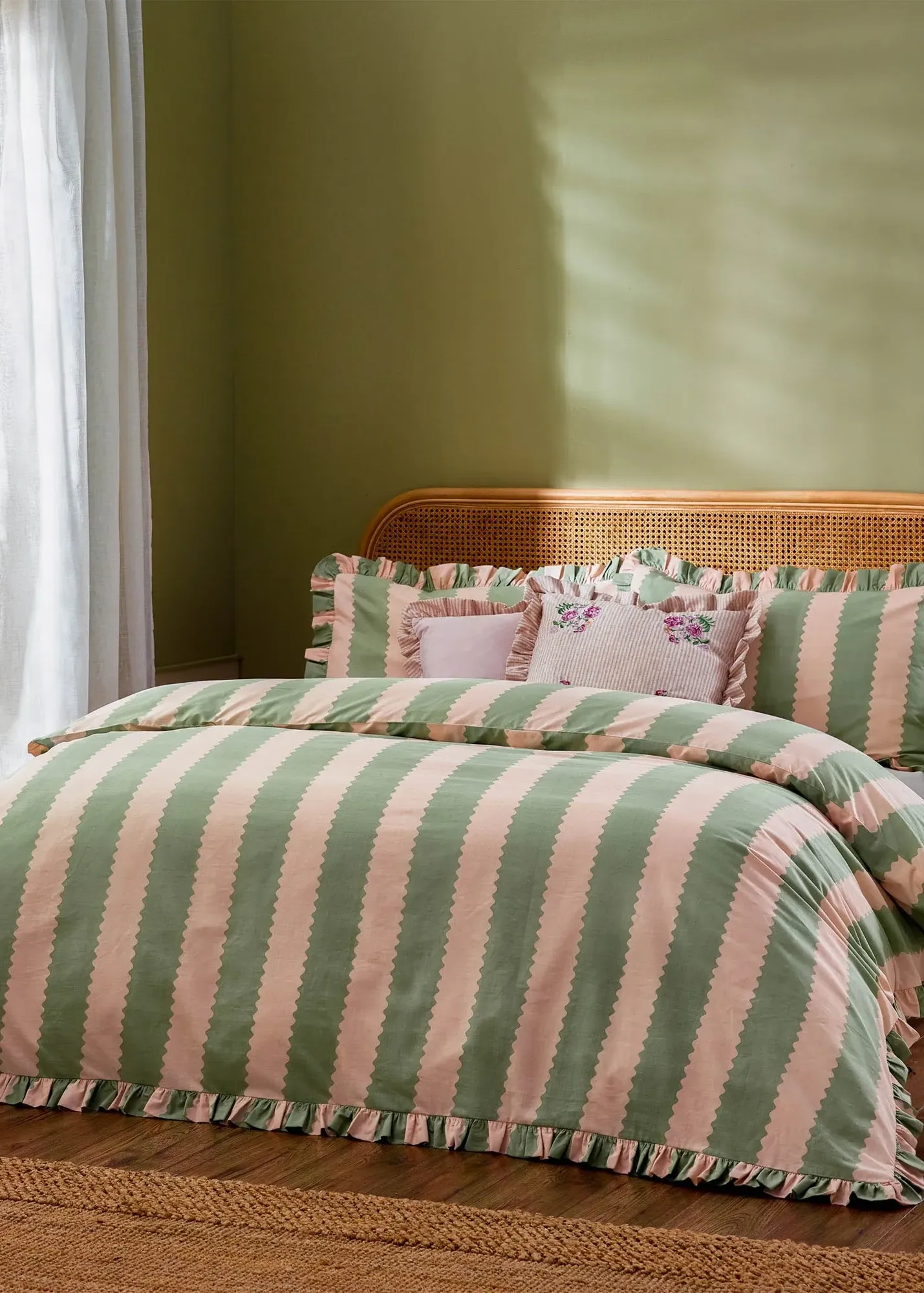 Birdie Stripe Ruffle Duvet Cover Set King Size - Pink, Cotton-Rich product