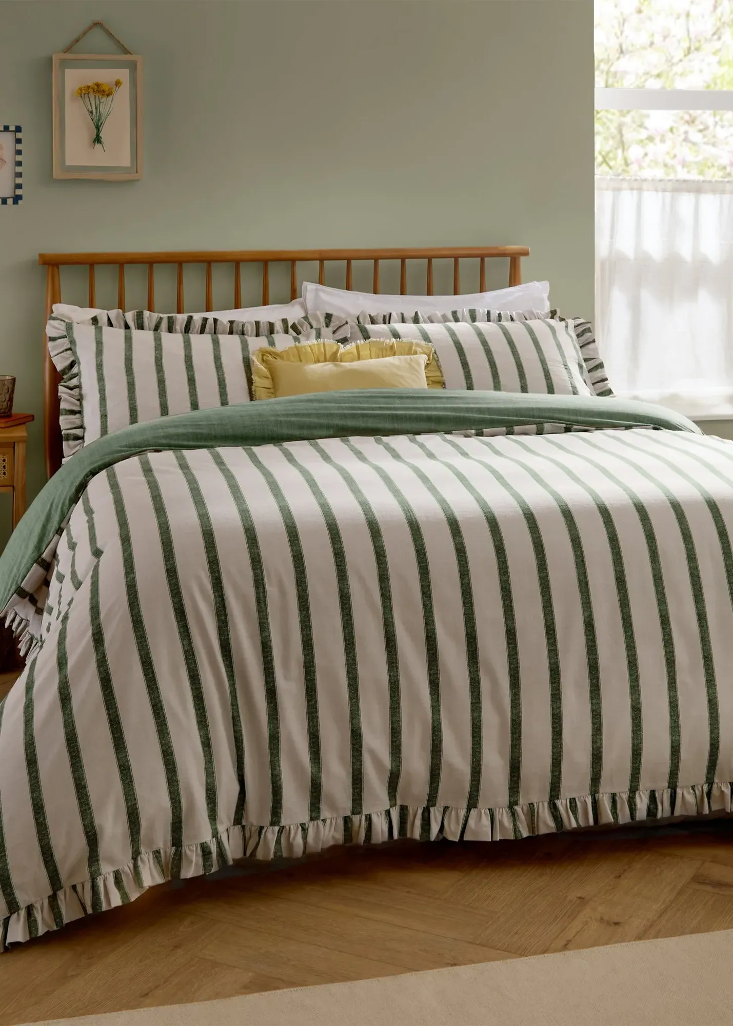 Connie Striped Ruffle Super King Size Duvet Set - Green product