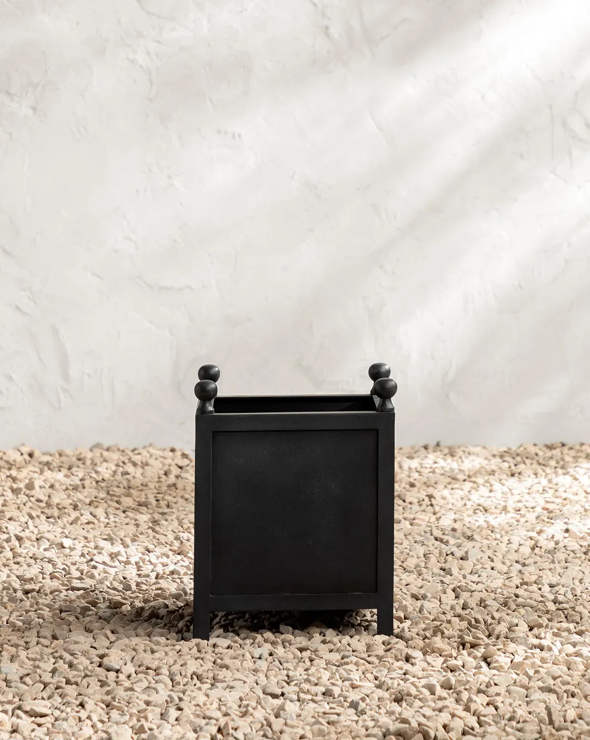 Clariance Medium Planter - Aluminium product