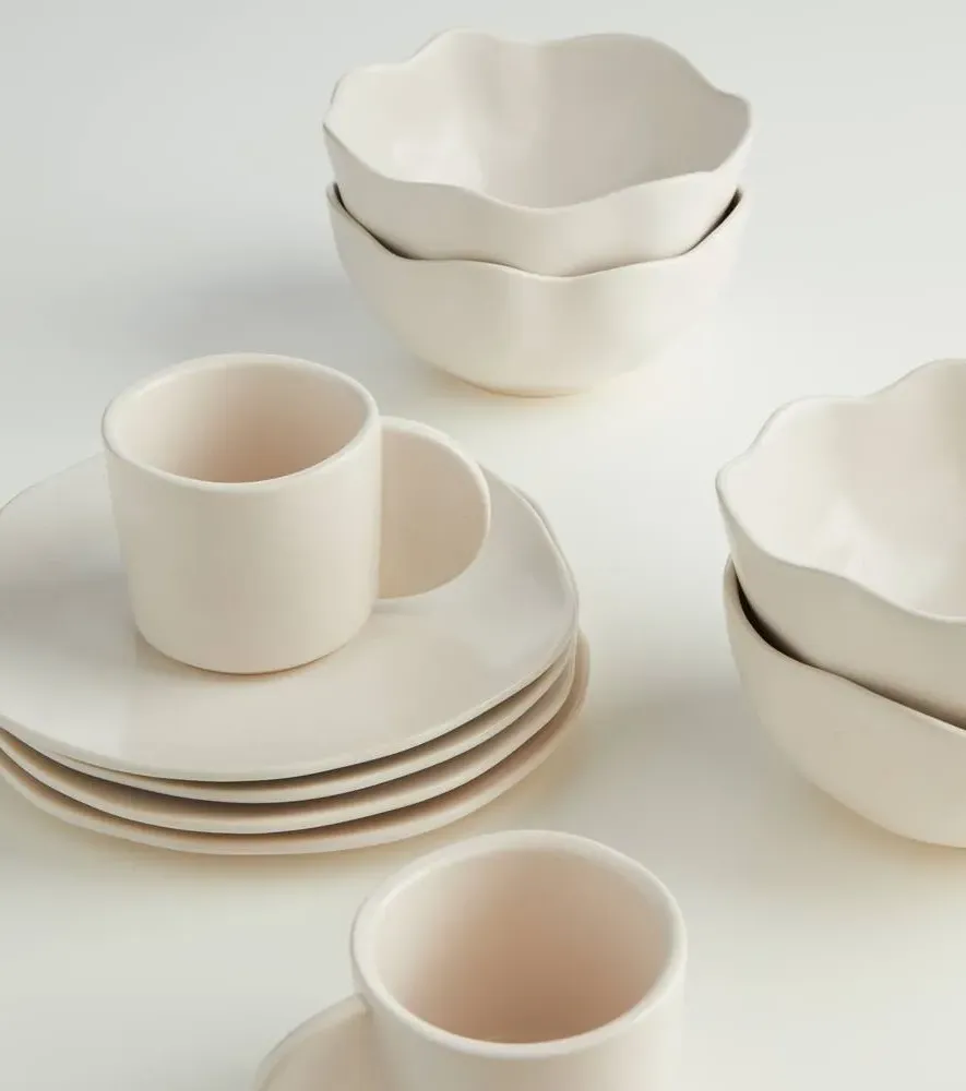 Native Set of 4 Stoneware Dinnerware - White