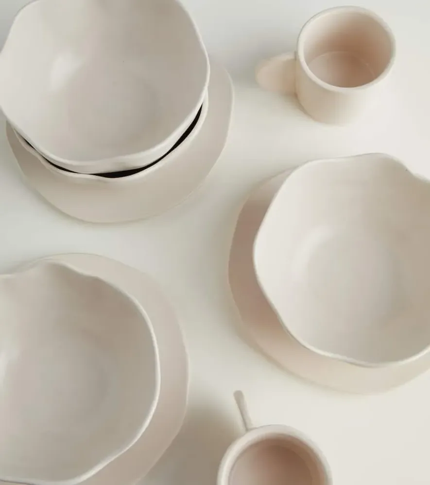 Native Set of 4 Stoneware Dinnerware - White