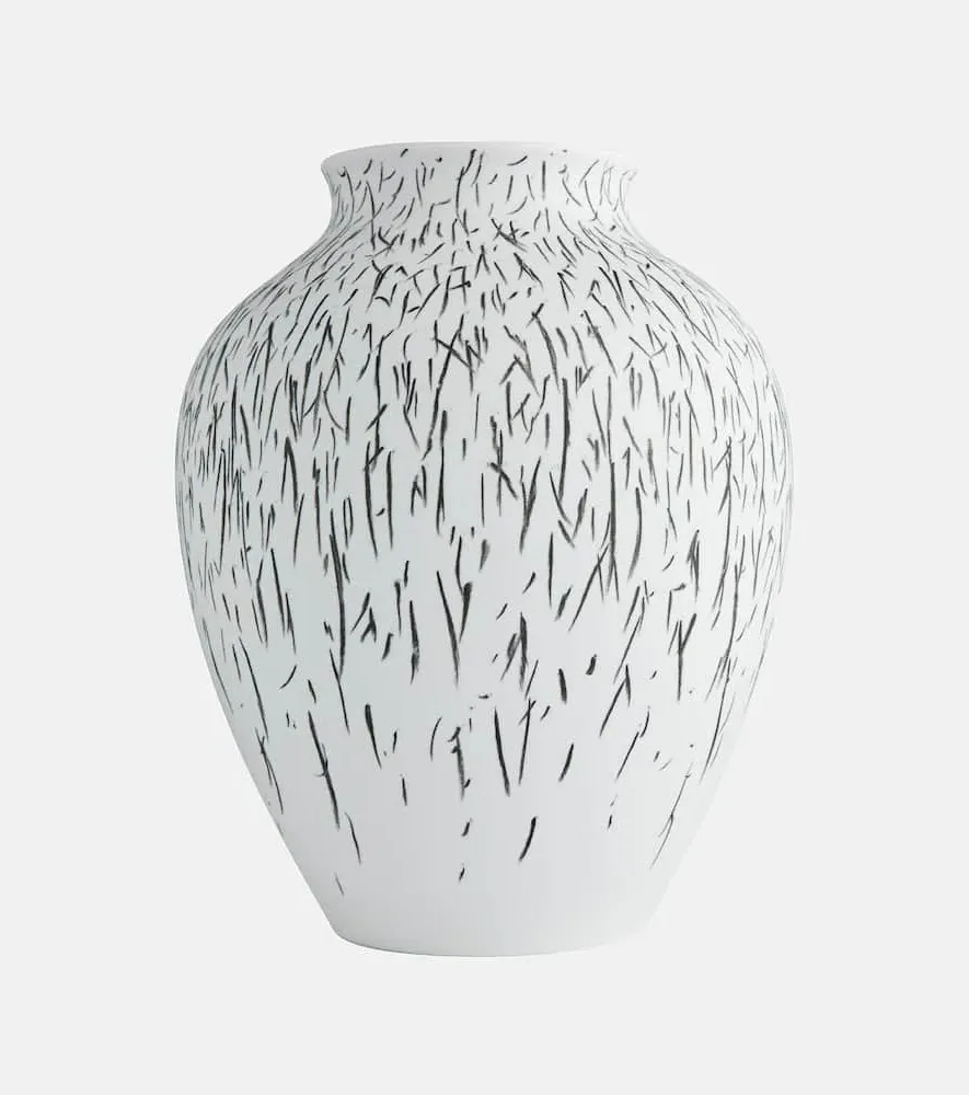 Post Scriptum Curved Vase by Formafantasma - Black, Porcelain