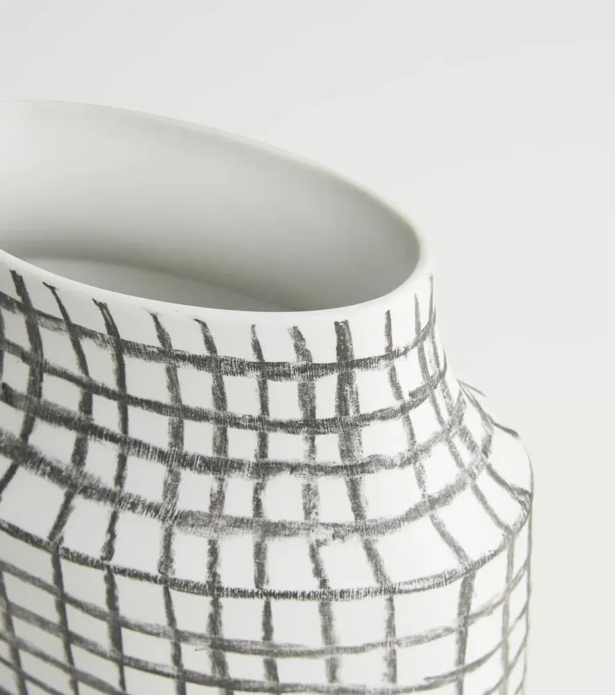 Post Scriptum Round Vase by Formafantasma - White, Porcelain