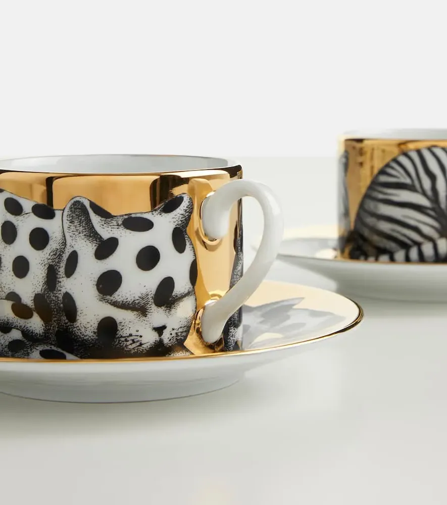 High Fidelity Set of 6 Porcelain Tea Cups and Saucers - Gold