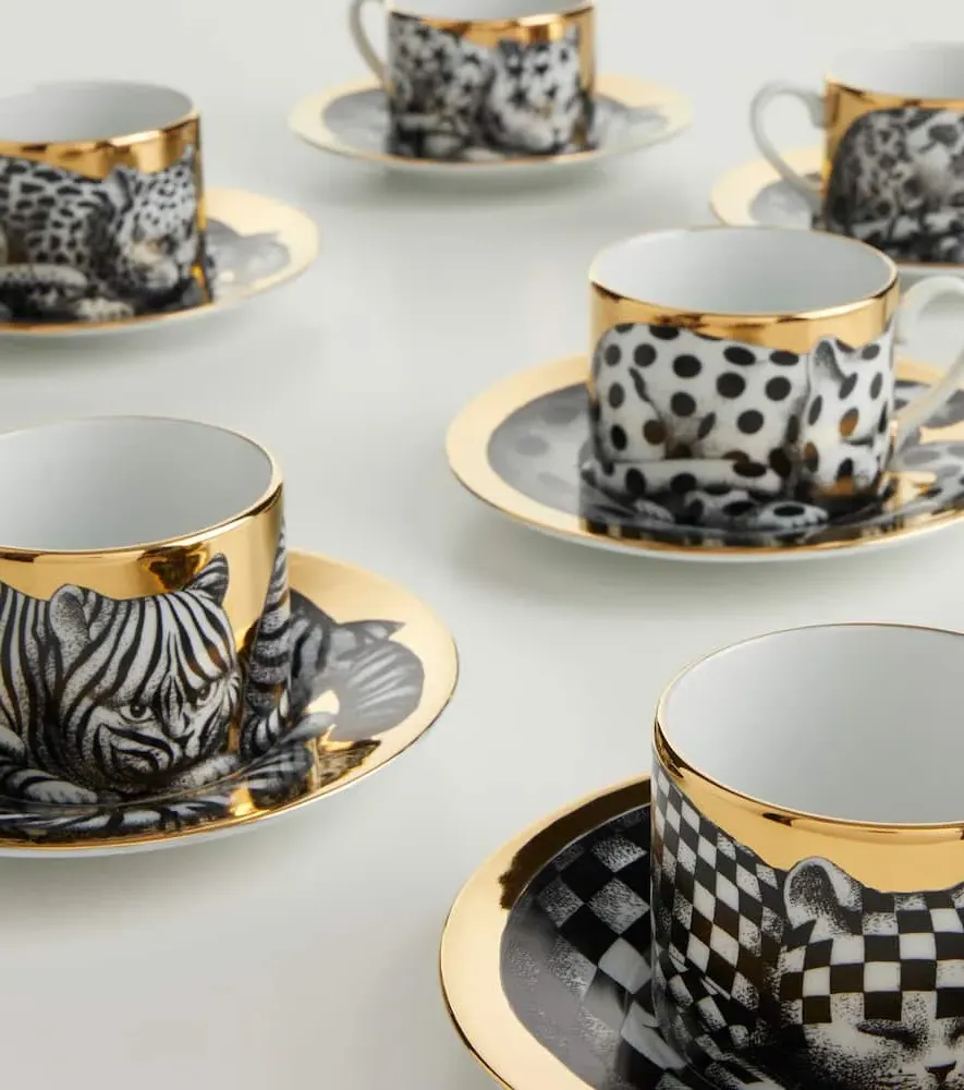 High Fidelity Set of 6 Porcelain Tea Cups and Saucers - Gold