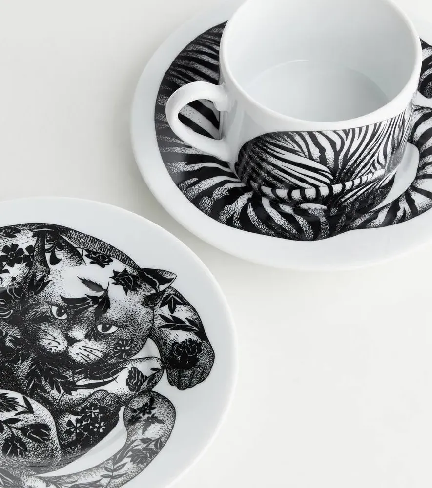 High Fidelity Set of 6 Porcelain Teacup and Saucer Set - Black