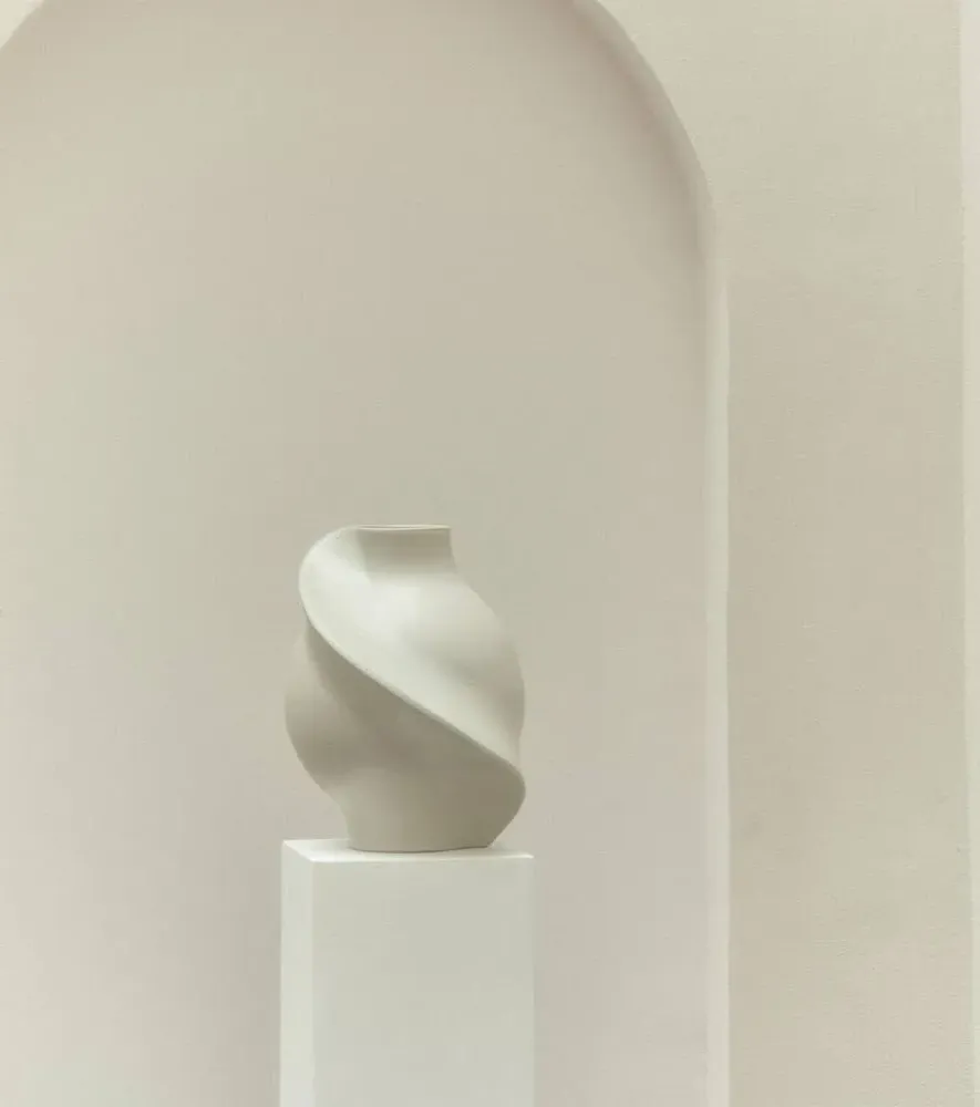 Pirout Ceramic Vase - White