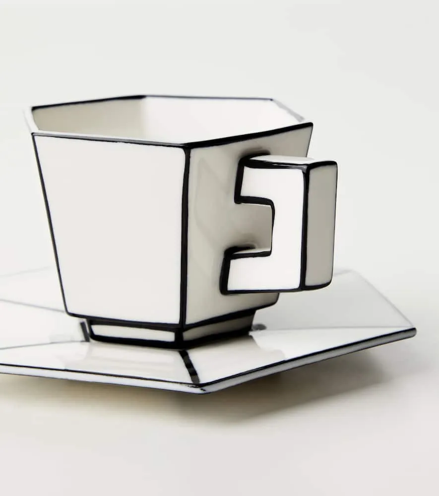 Carte Blanche Set of 4 Cups and Saucers - White, Porcelain