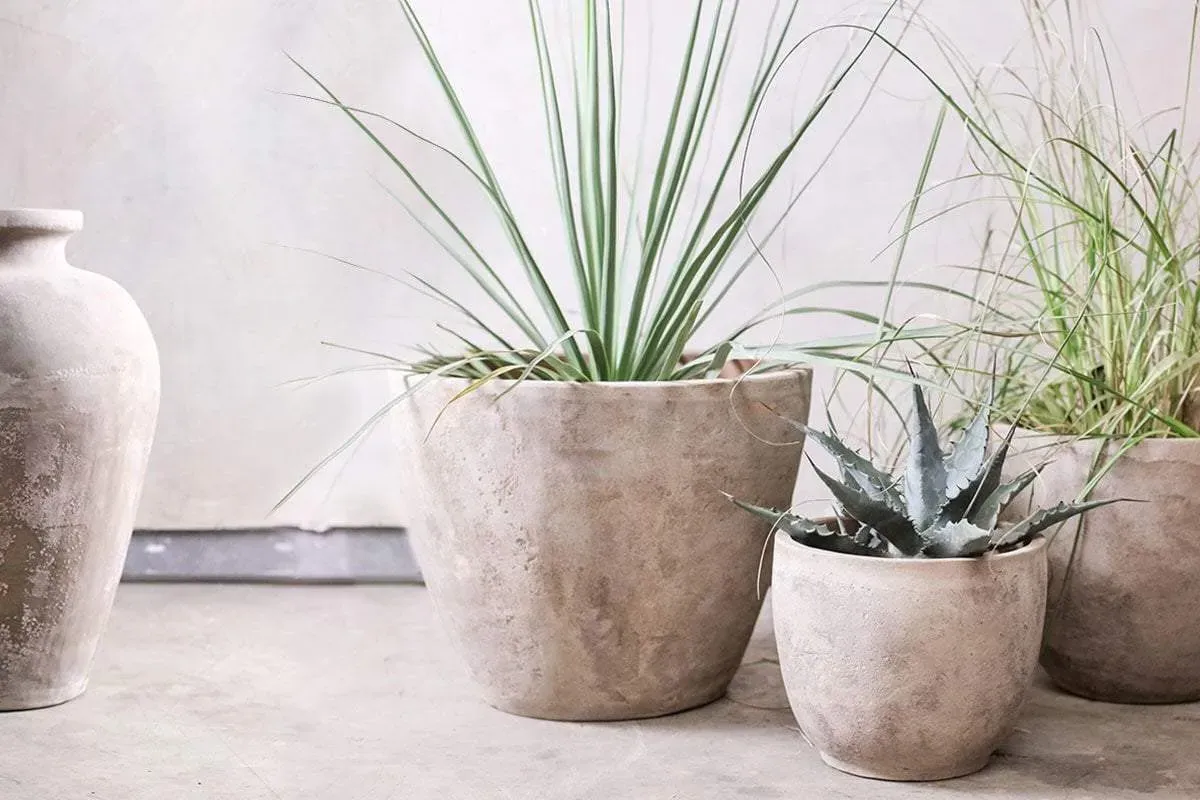 Affiti Large Clay Planter - Antique Grey
