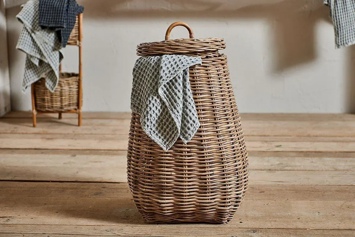Amandi Rattan Laundry Bin with Lid - Natural