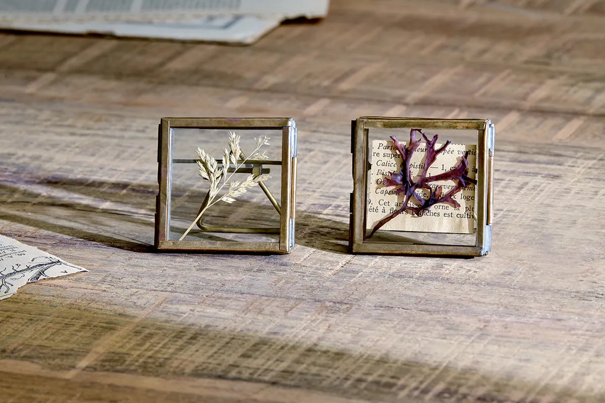 Danta Tiny Picture Frame Set - Antique Brass, Metal image