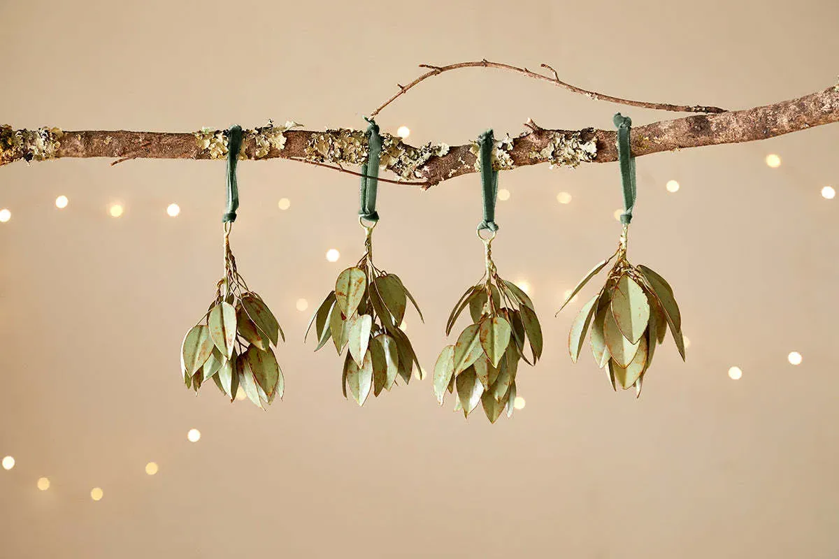 Geeti Set of 4 Christmas Baubles - Soft Green product