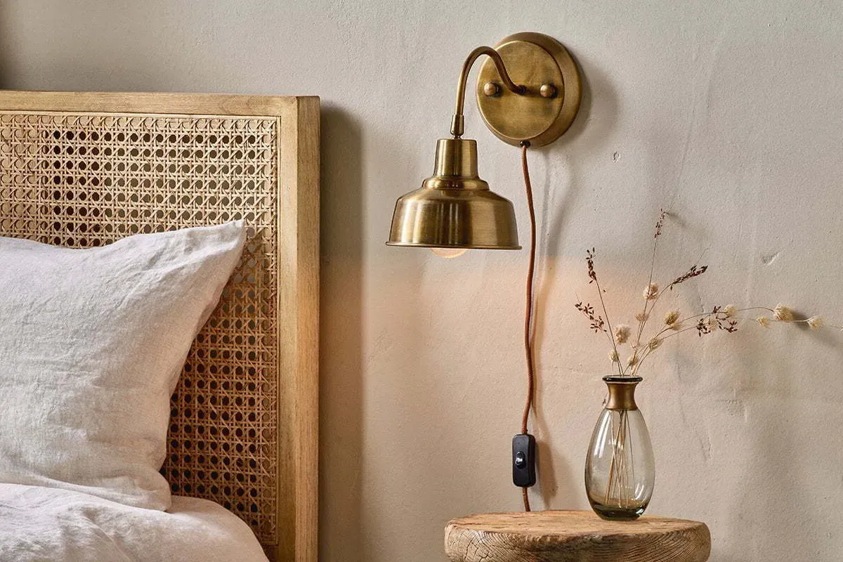 Nar Small Wall Lamp - Antique Brass product