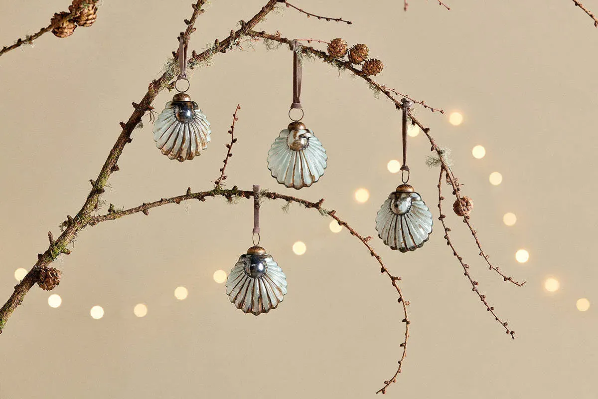Sohni Shell Christmas Baubles Set of 4 - Gold, Cream product