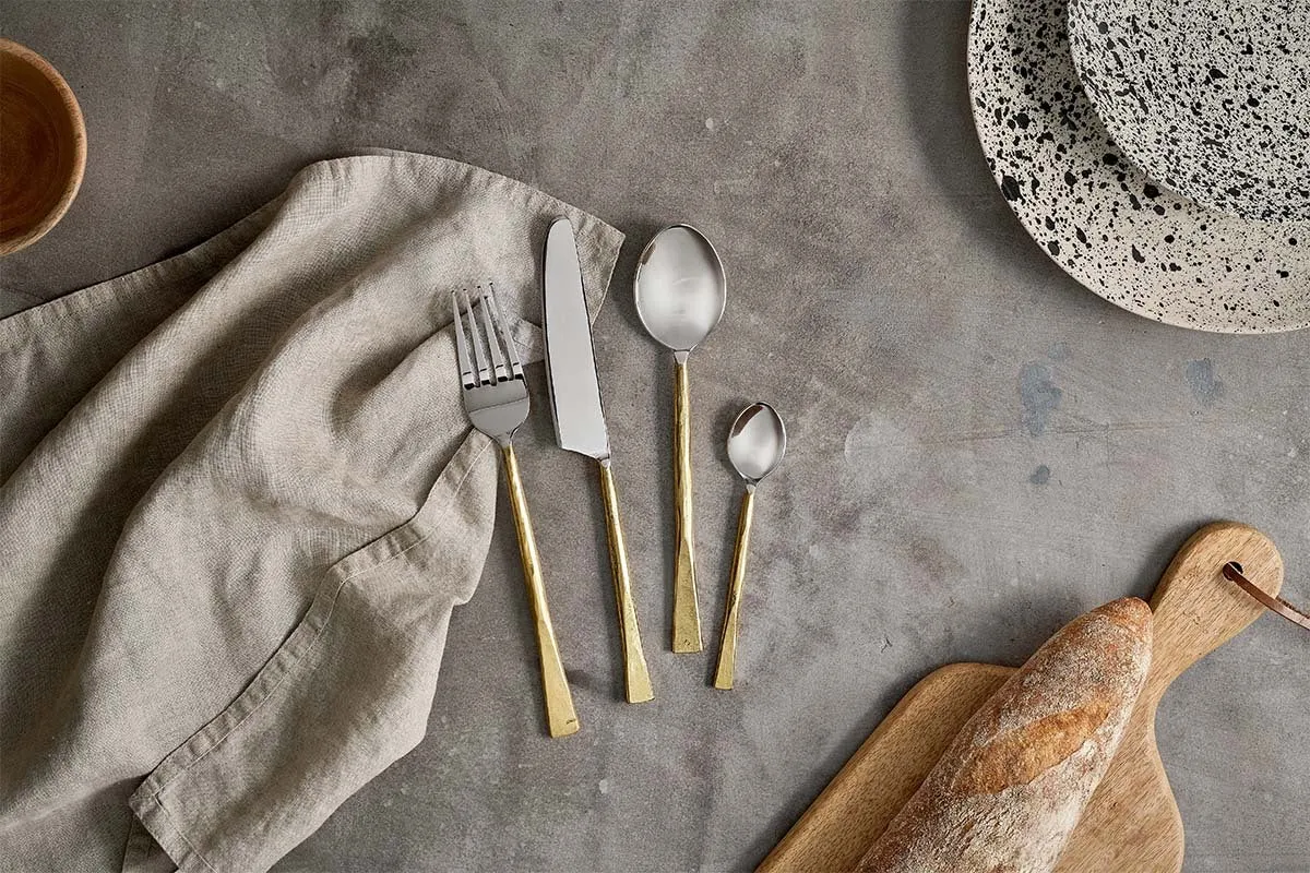 Usa 16-Piece Cutlery Set - Gold, Stainless Steel product