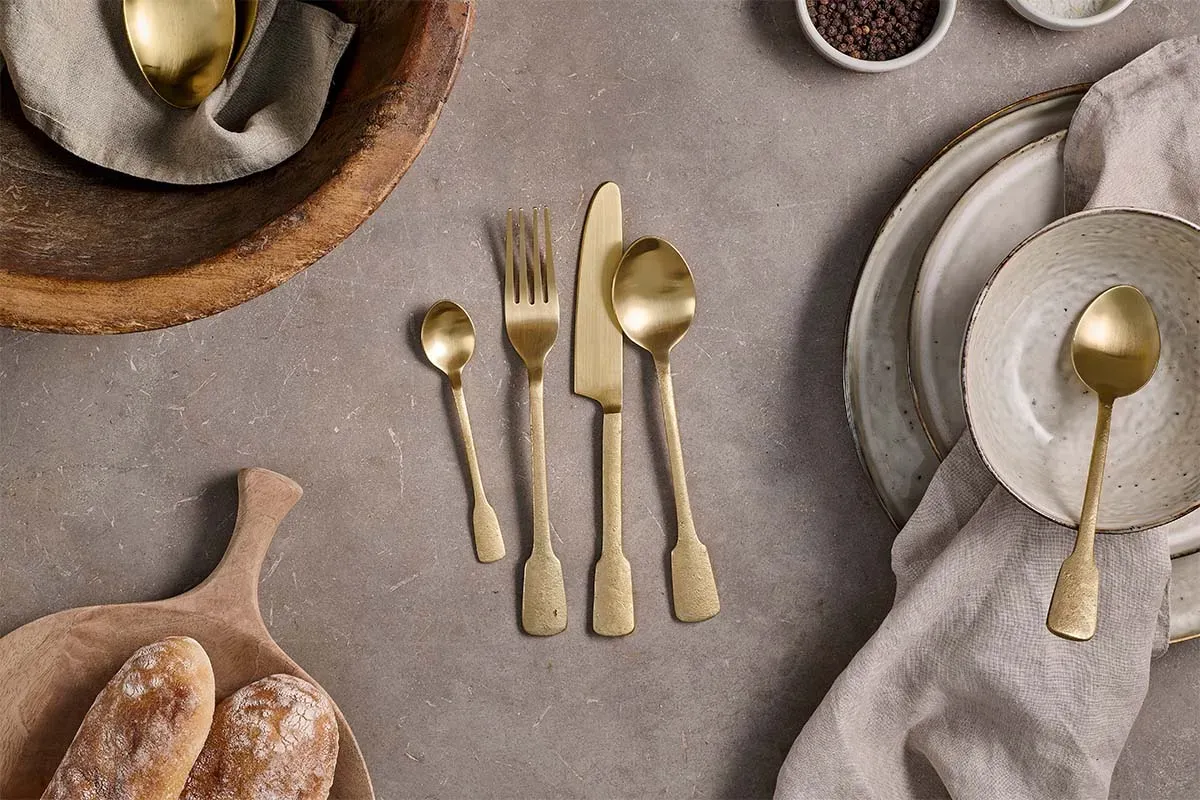 nkuku-veeta-cutlery-set-set-of-16-tableware-gold image