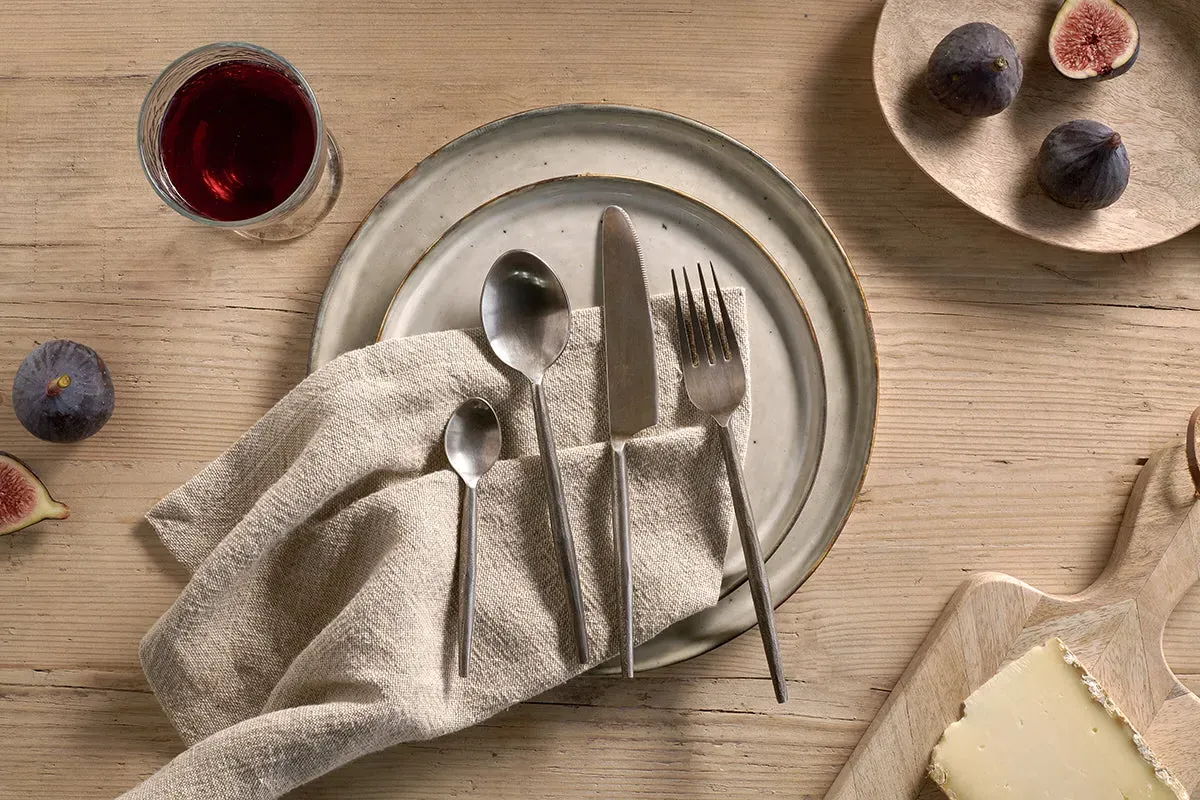 Yani Cutlery Set of 16 - Matt Black