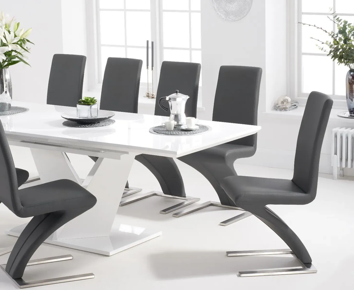 Vittorio Extendable Dining Table & 4 Aldo Chairs - White, High Gloss product