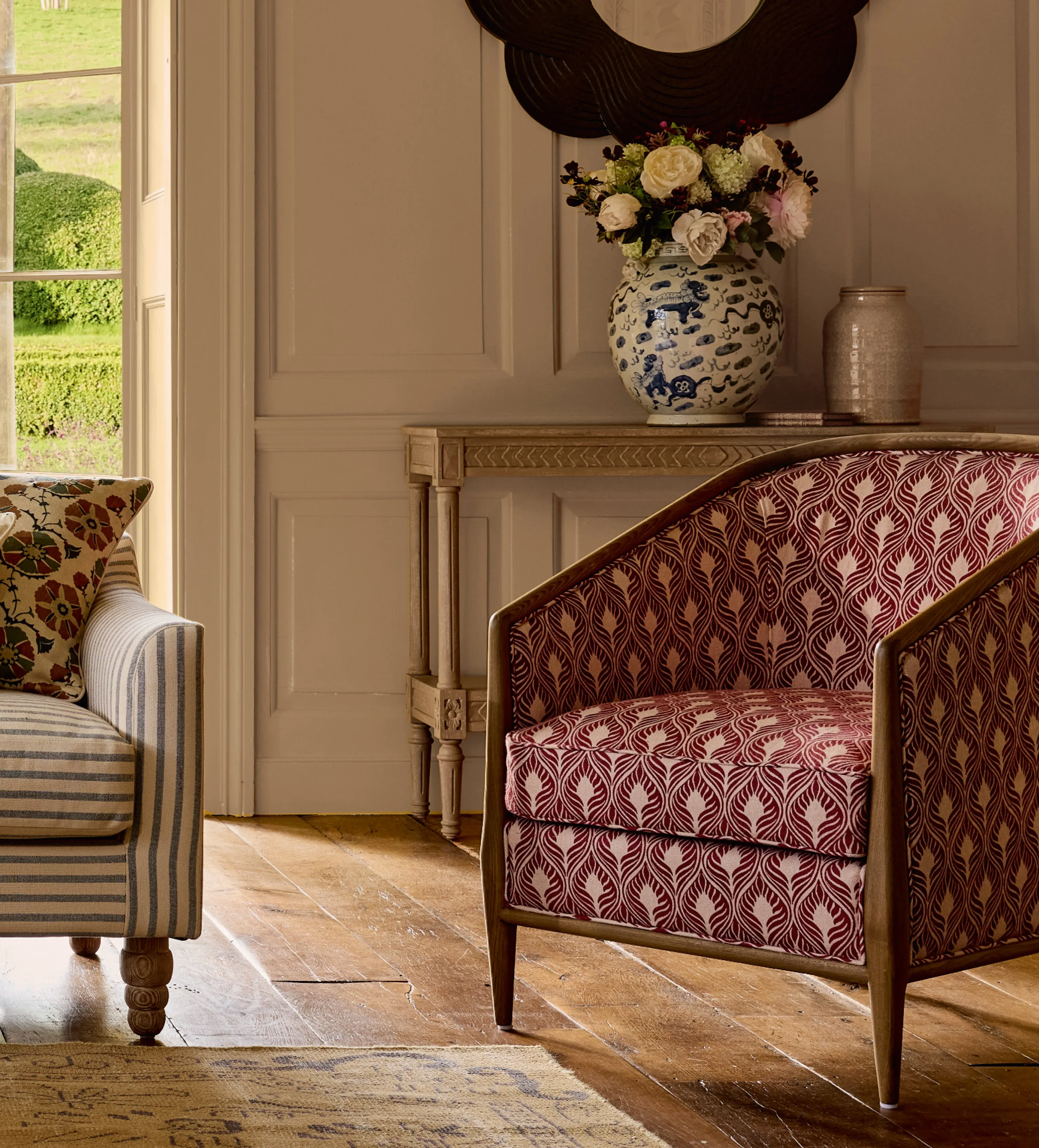 Armchair with Feather Print - Red, Linen product