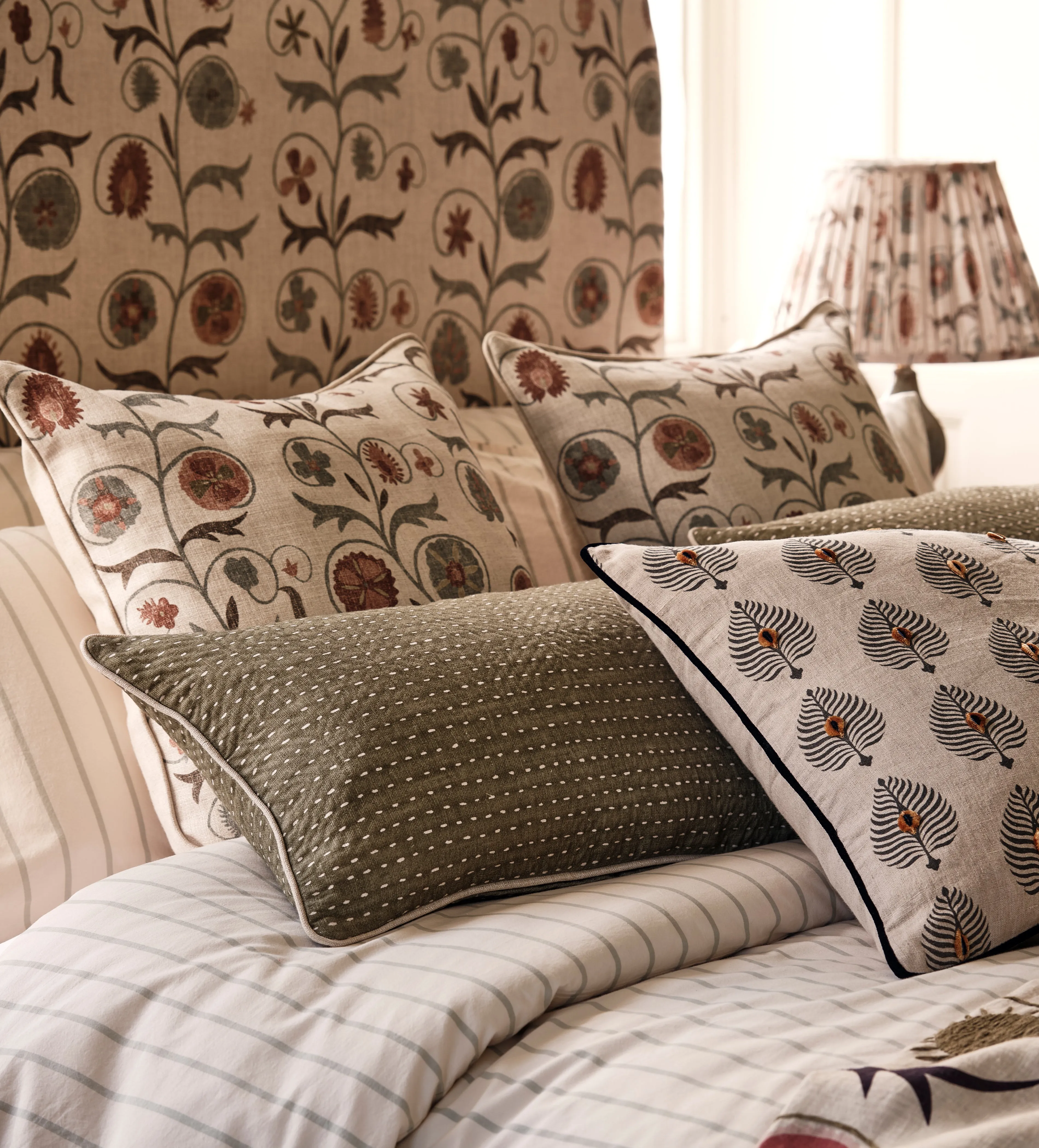 Cushion Cover with Embroidered Feathers - Natural