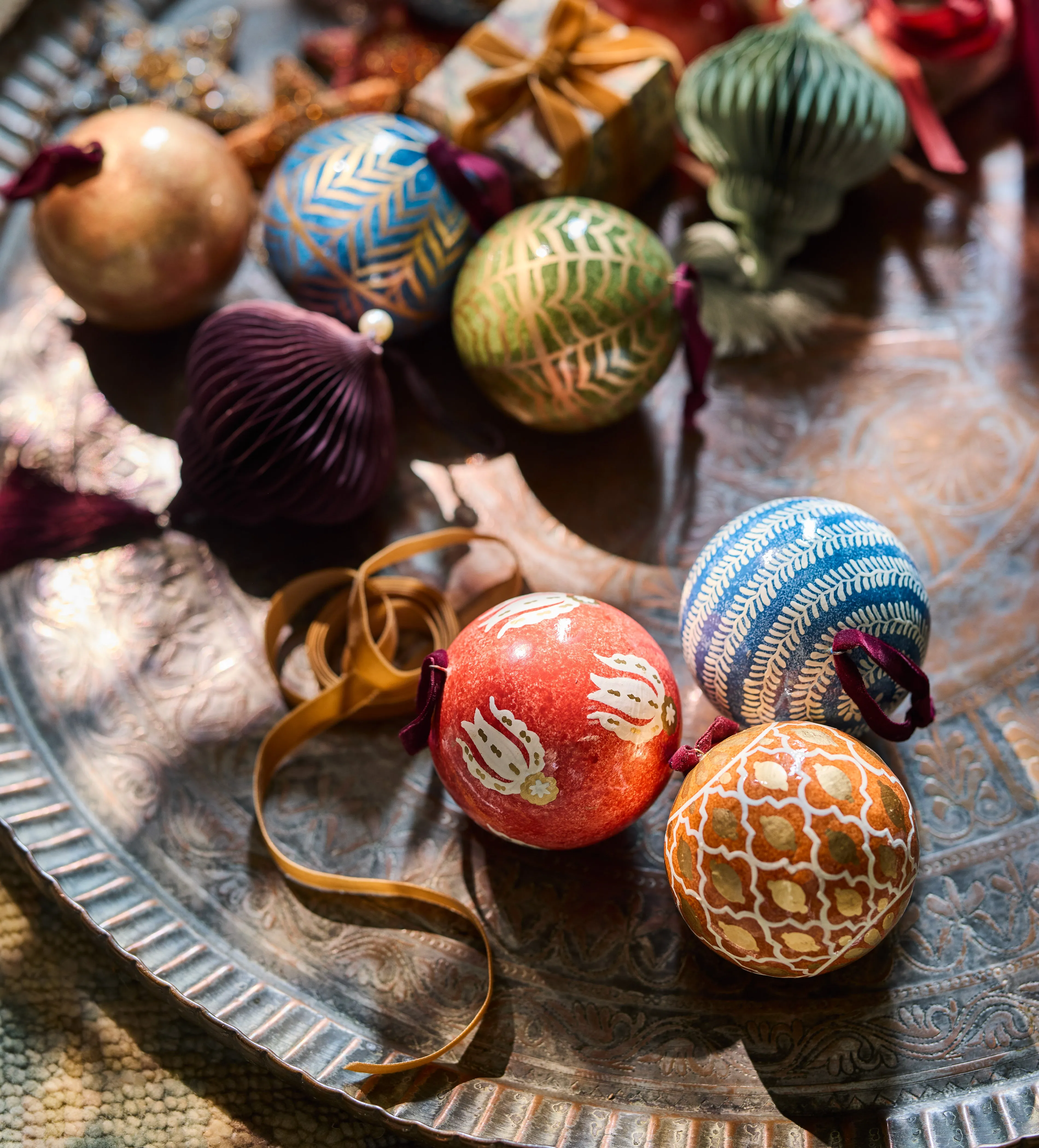 Picta Set of Three Baubles - Multi by OKA