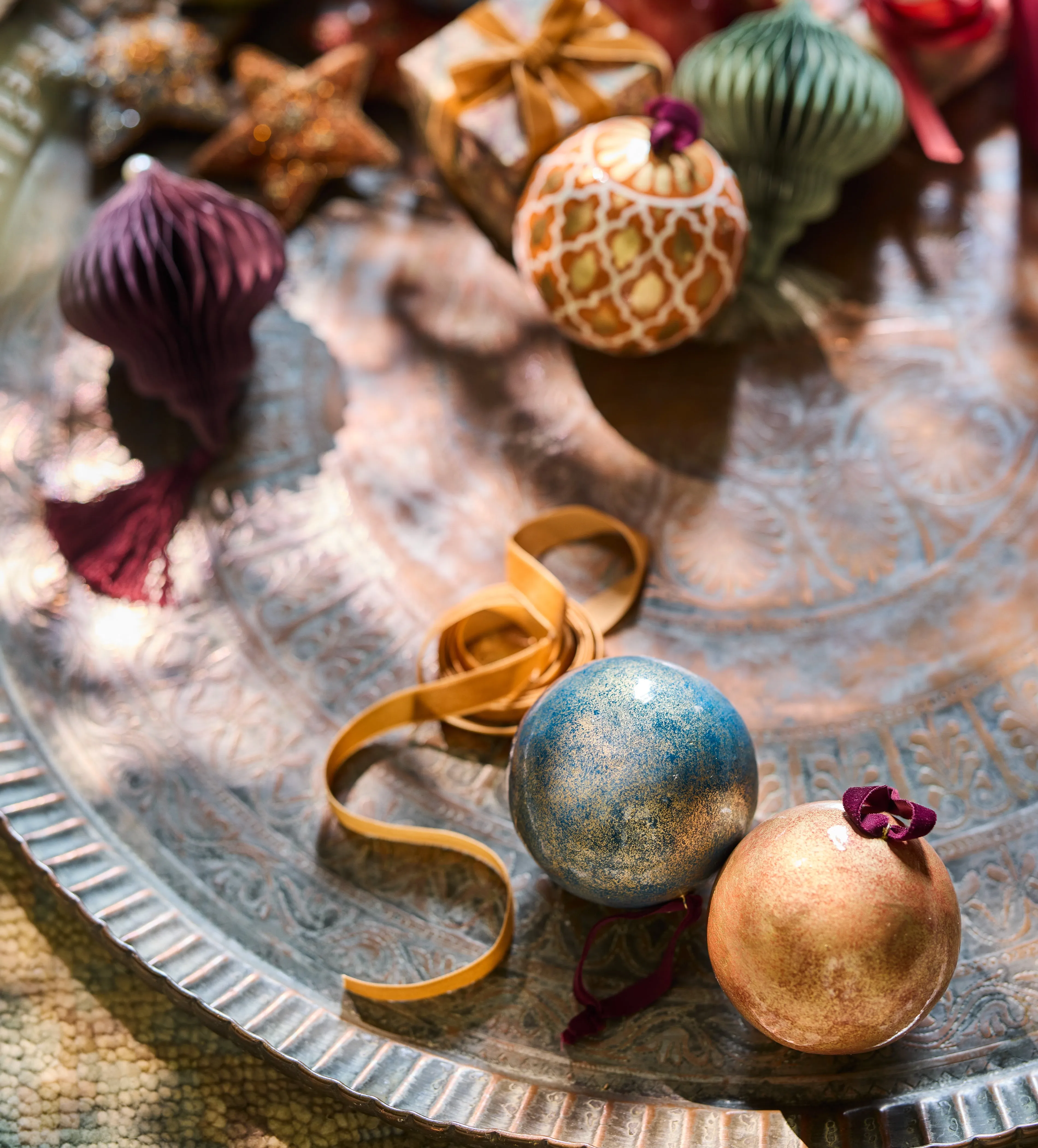 Rasa Baubles Pair - Multi, Papier-Mâché by OKA