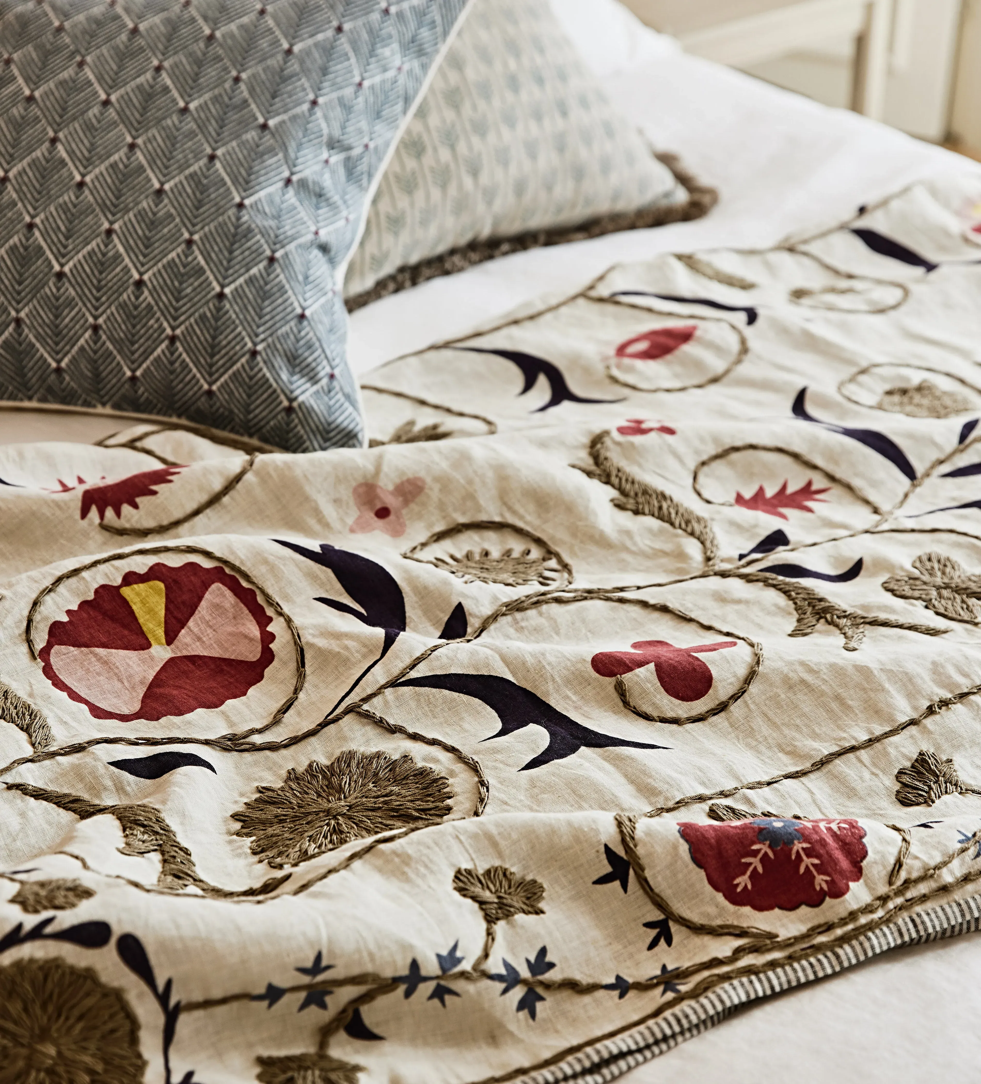 Sheki Floral Throw - Olive, Linen product