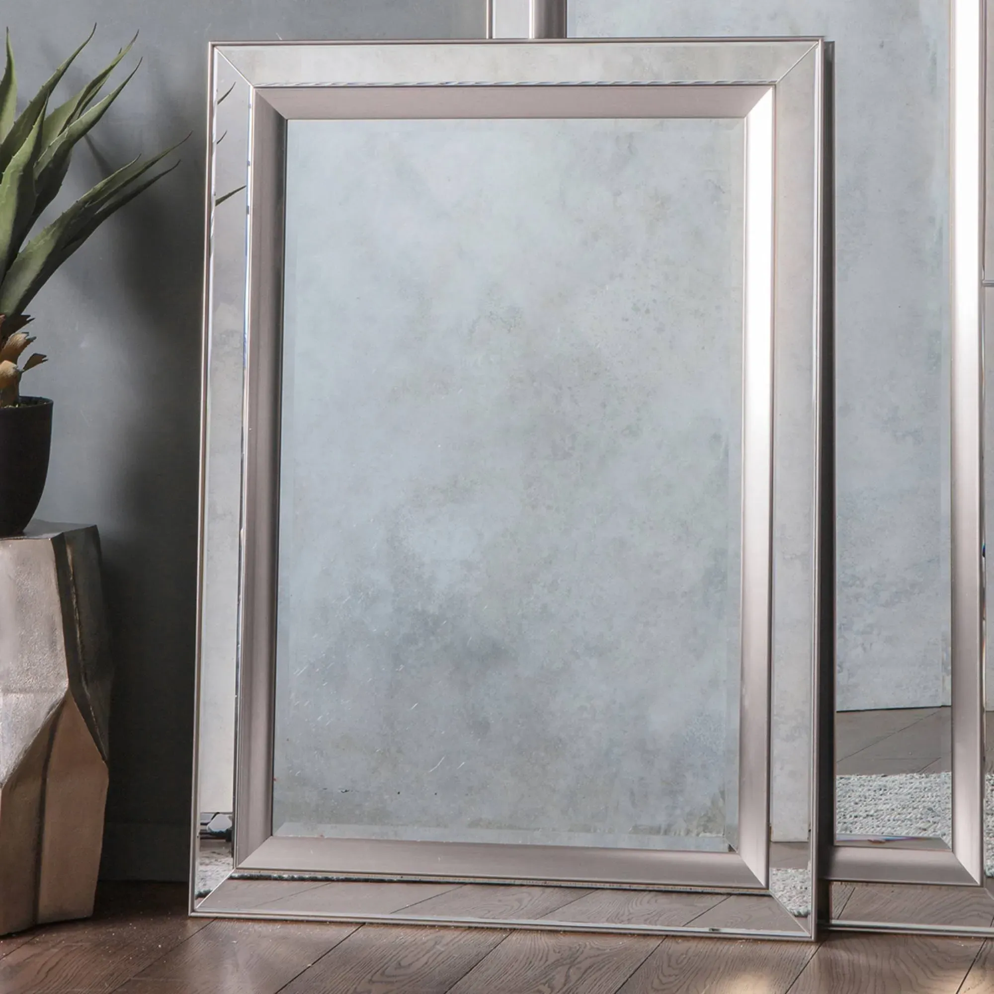 Madrid Wall Mirror Bevelled - Silver product
