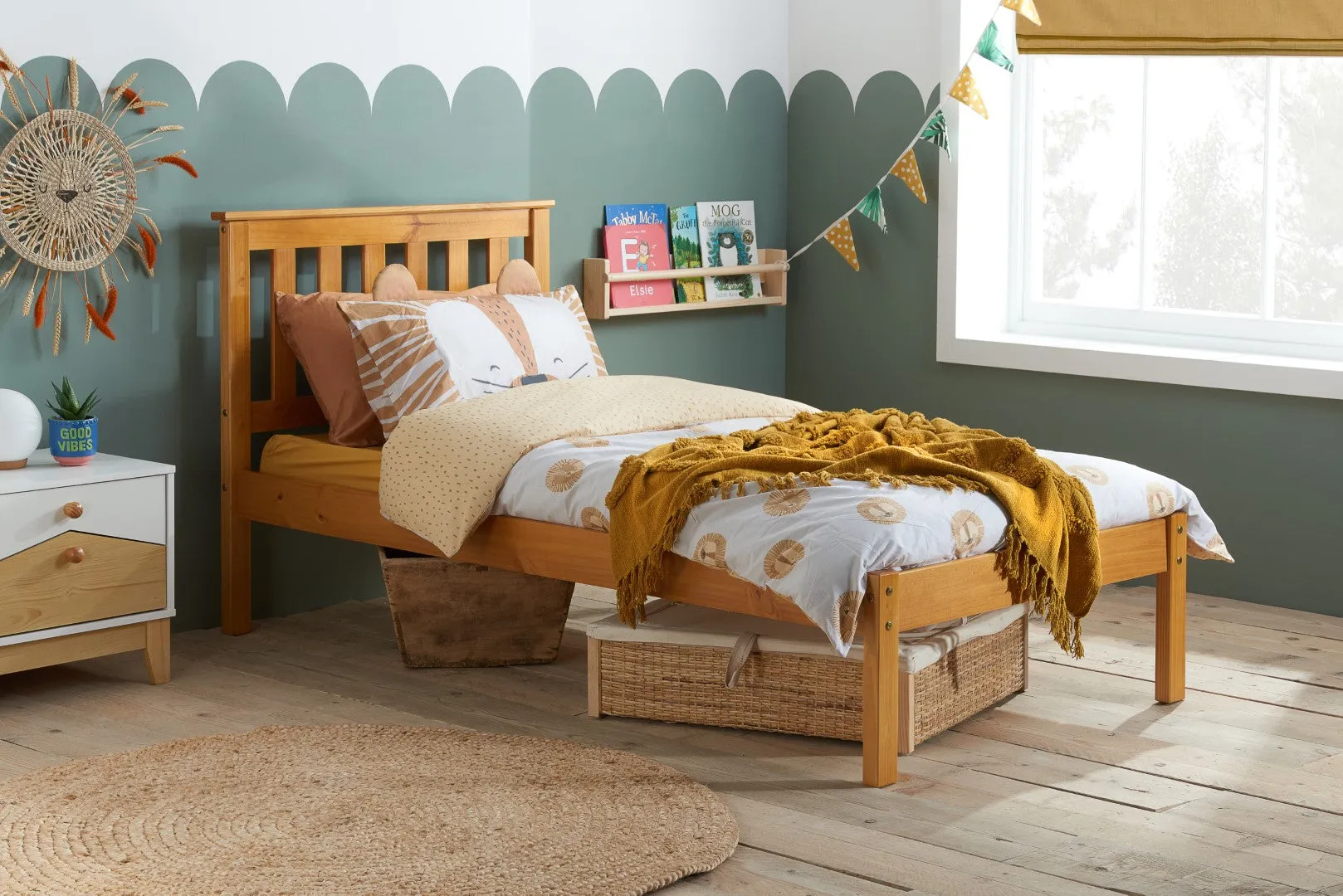 Single Bed Frame Shaker Style - Oak, Pine